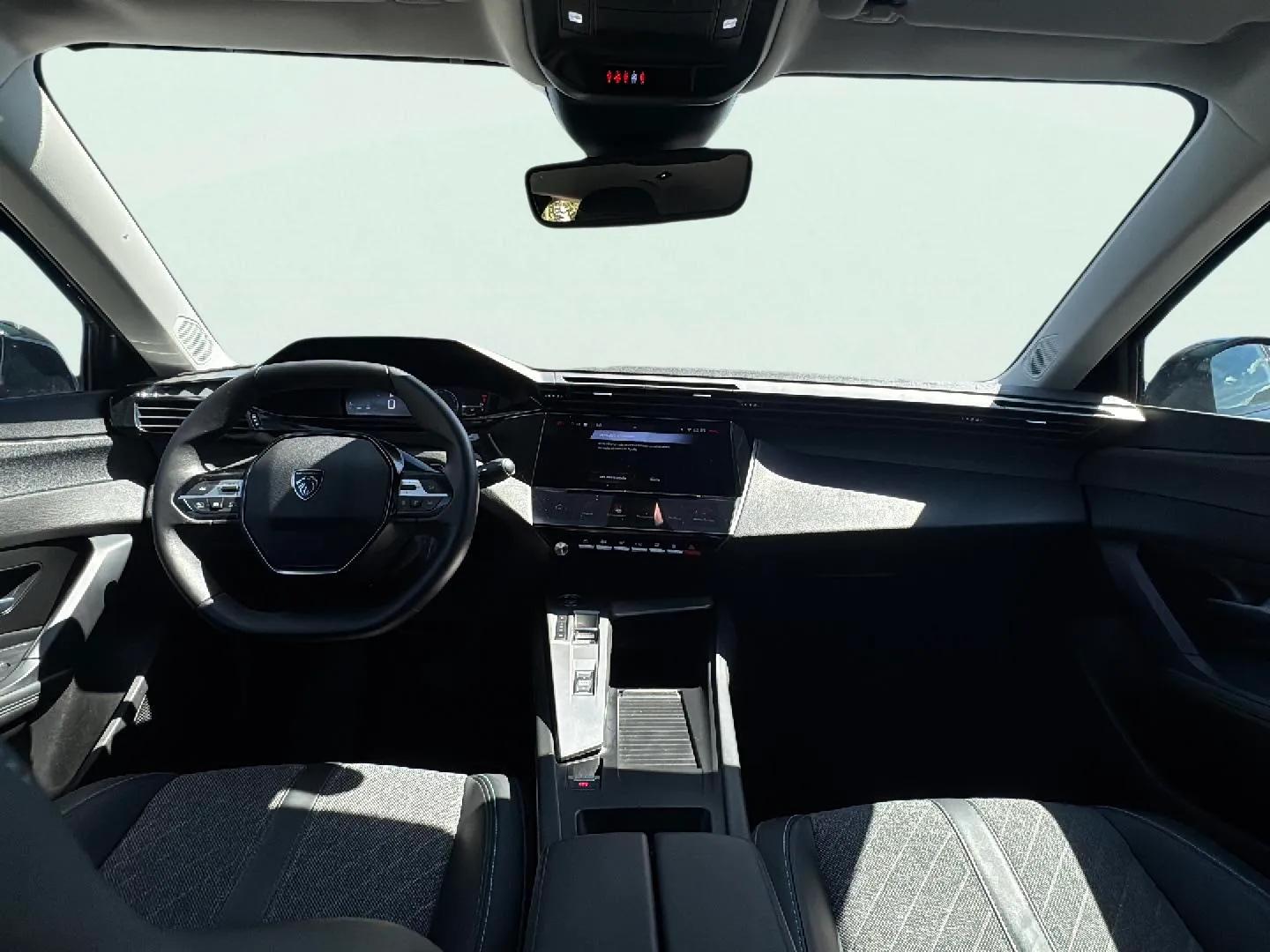 Peugeot 408 Allure Hybrid eDCS6 - foto 12