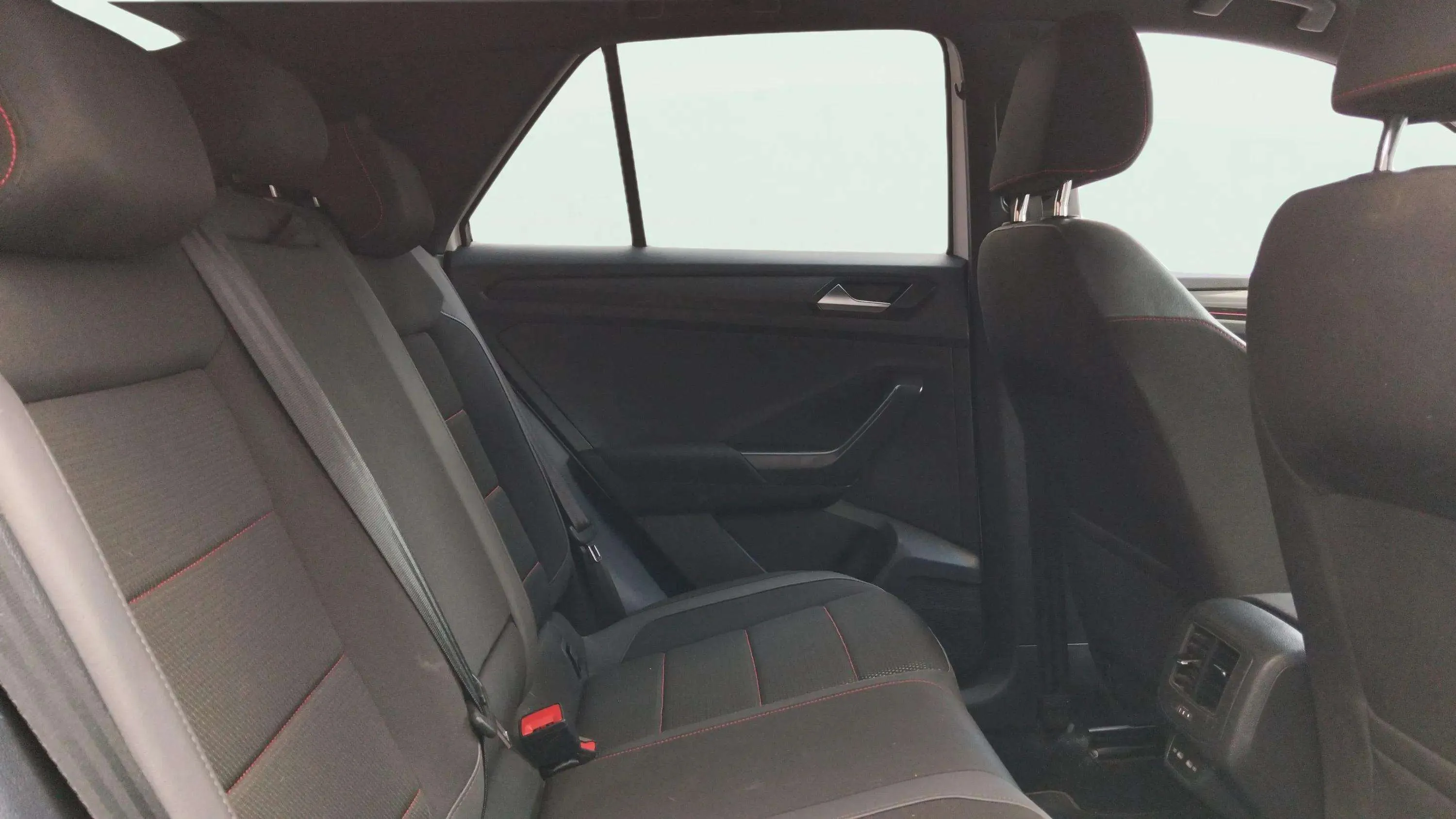 Volkswagen T-Roc Sport 1.5 TSI DSG - foto 10