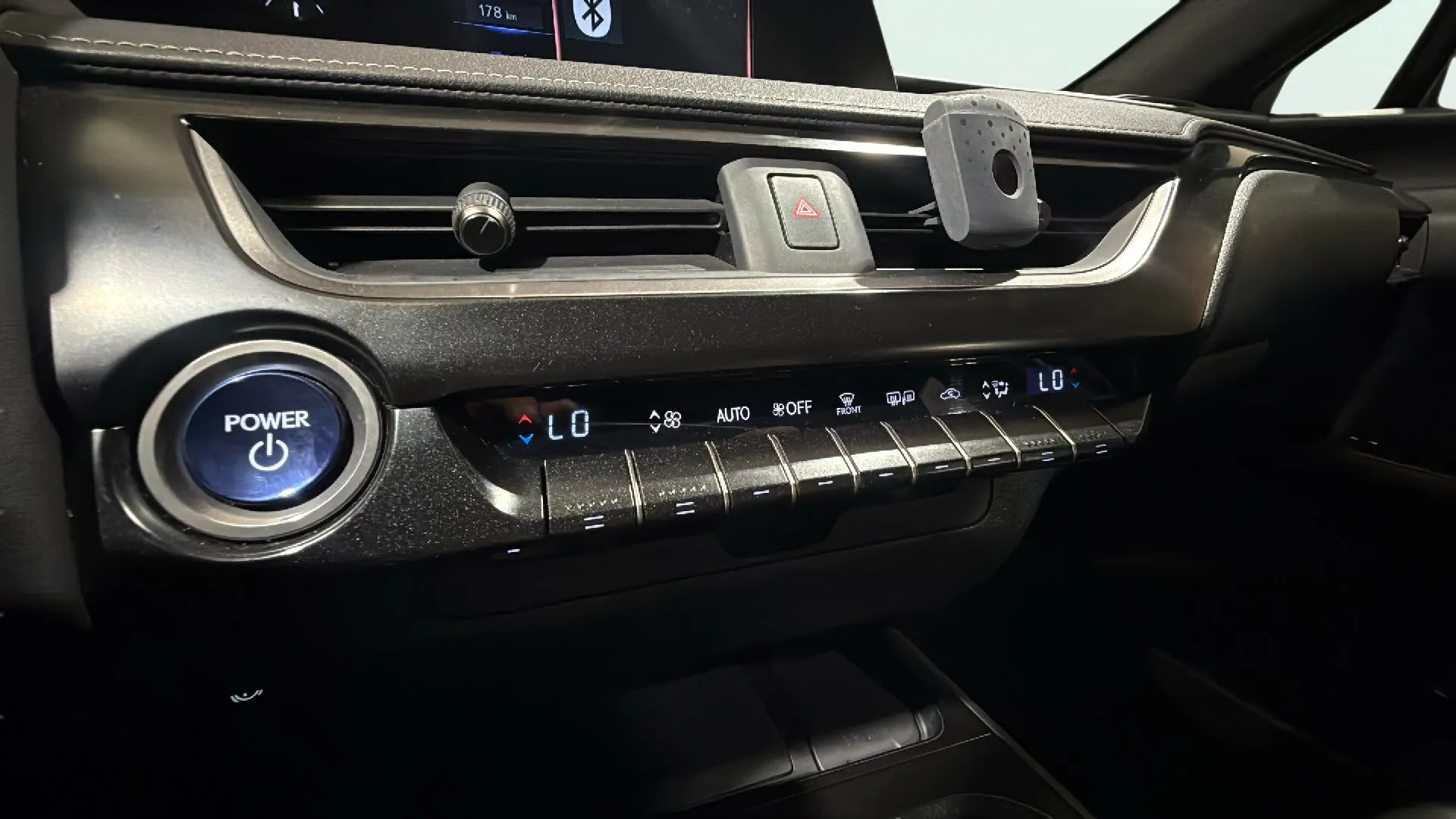 Lexus UX 2.0 250h Business - foto 20