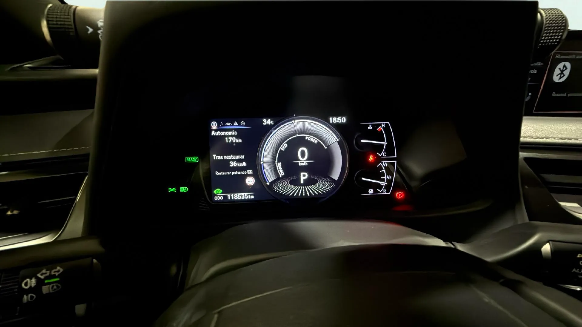 Lexus UX 2.0 250h Business - foto 10