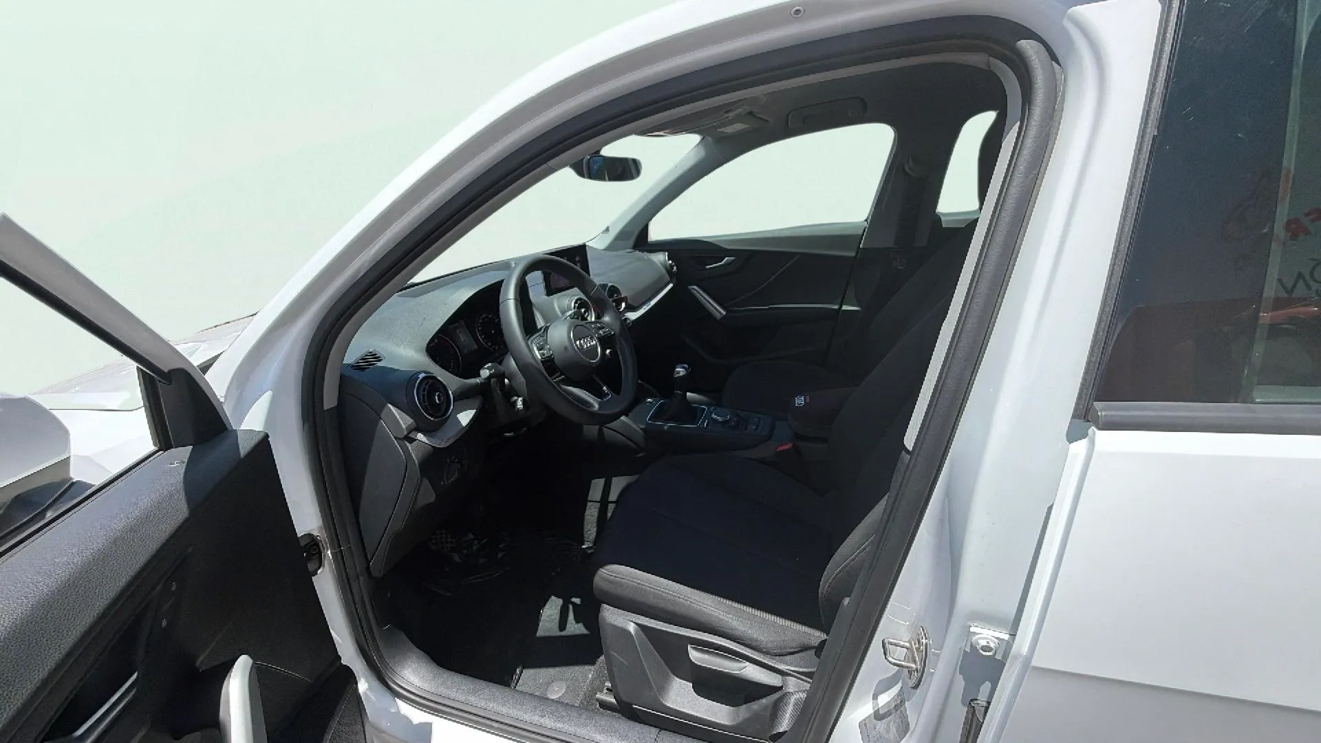 Audi Q2 Adrenalin 30 TFSI - foto 10