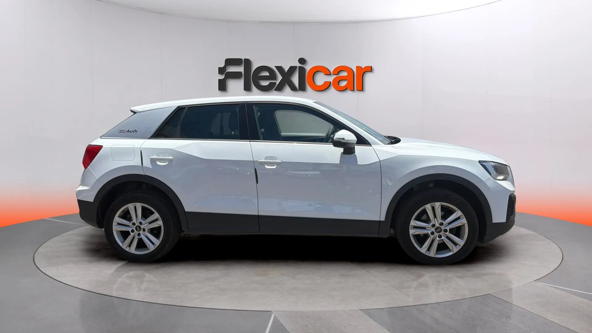Audi Q2 Adrenalin 30 TFSI - foto 3