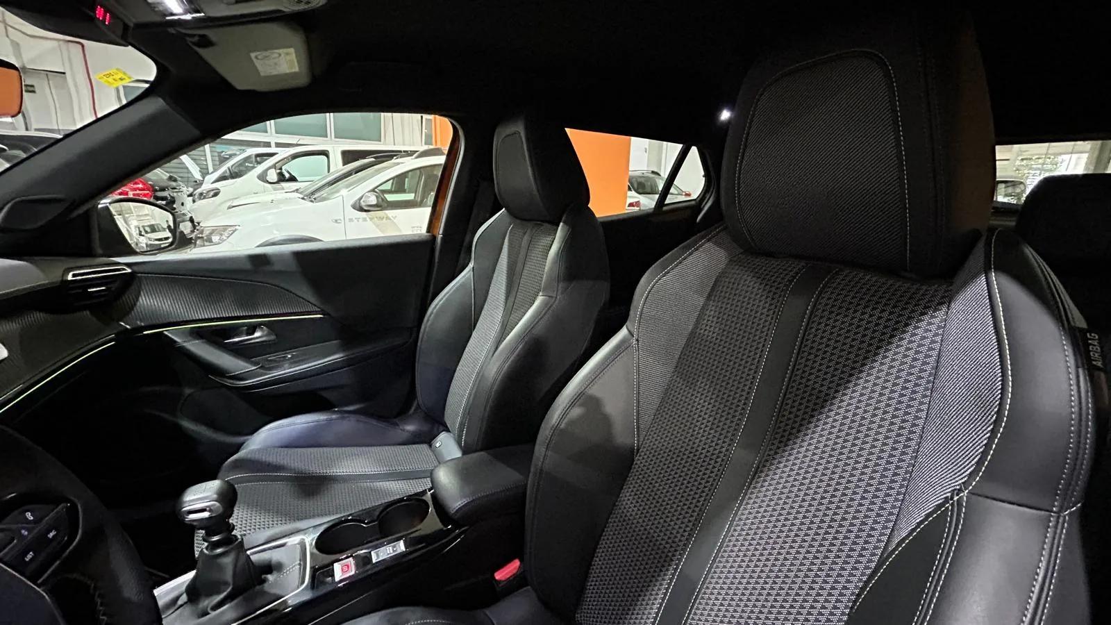 Peugeot 2008 GT Line PureTech 130 BVM6 - foto 5