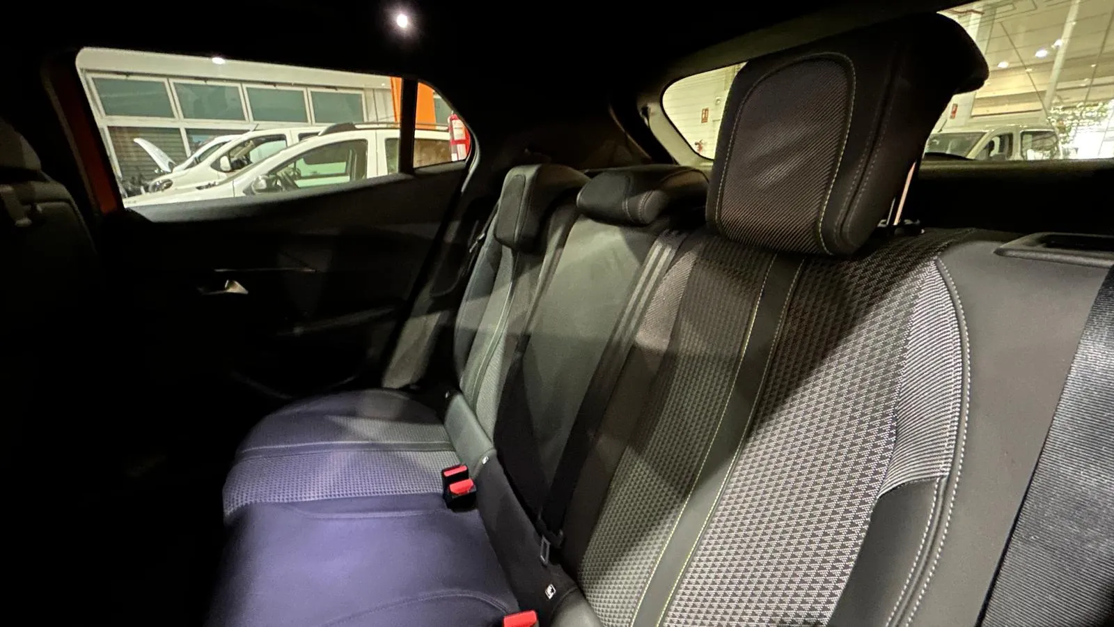 Peugeot 2008 GT Line PureTech 130 BVM6 - foto 6