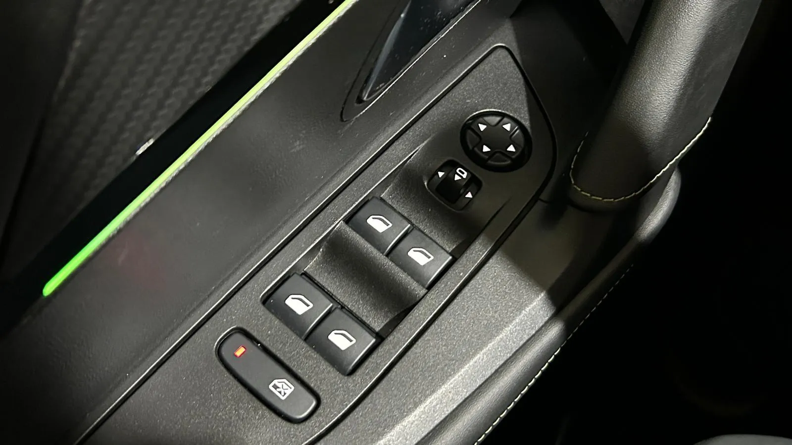 Peugeot 2008 GT Line PureTech 130 BVM6 - foto 19