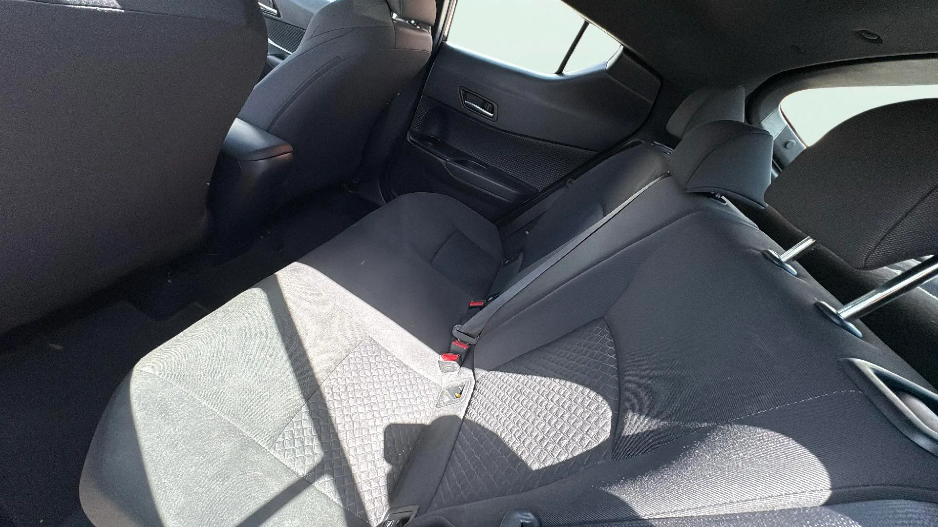 Toyota C-HR 1.8 125H Active - foto 18