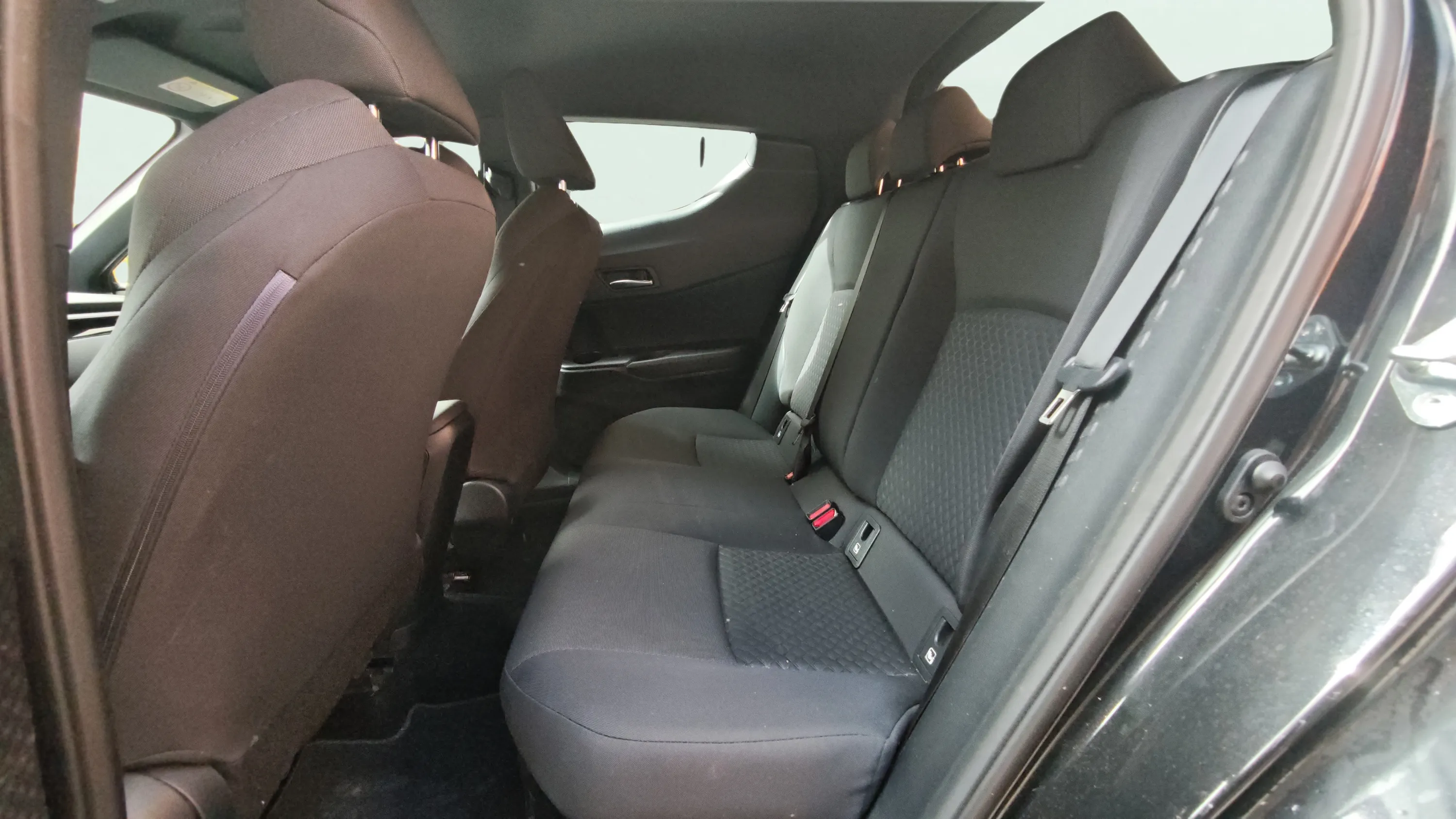 Toyota C-HR 1.8 125H Active - foto 12