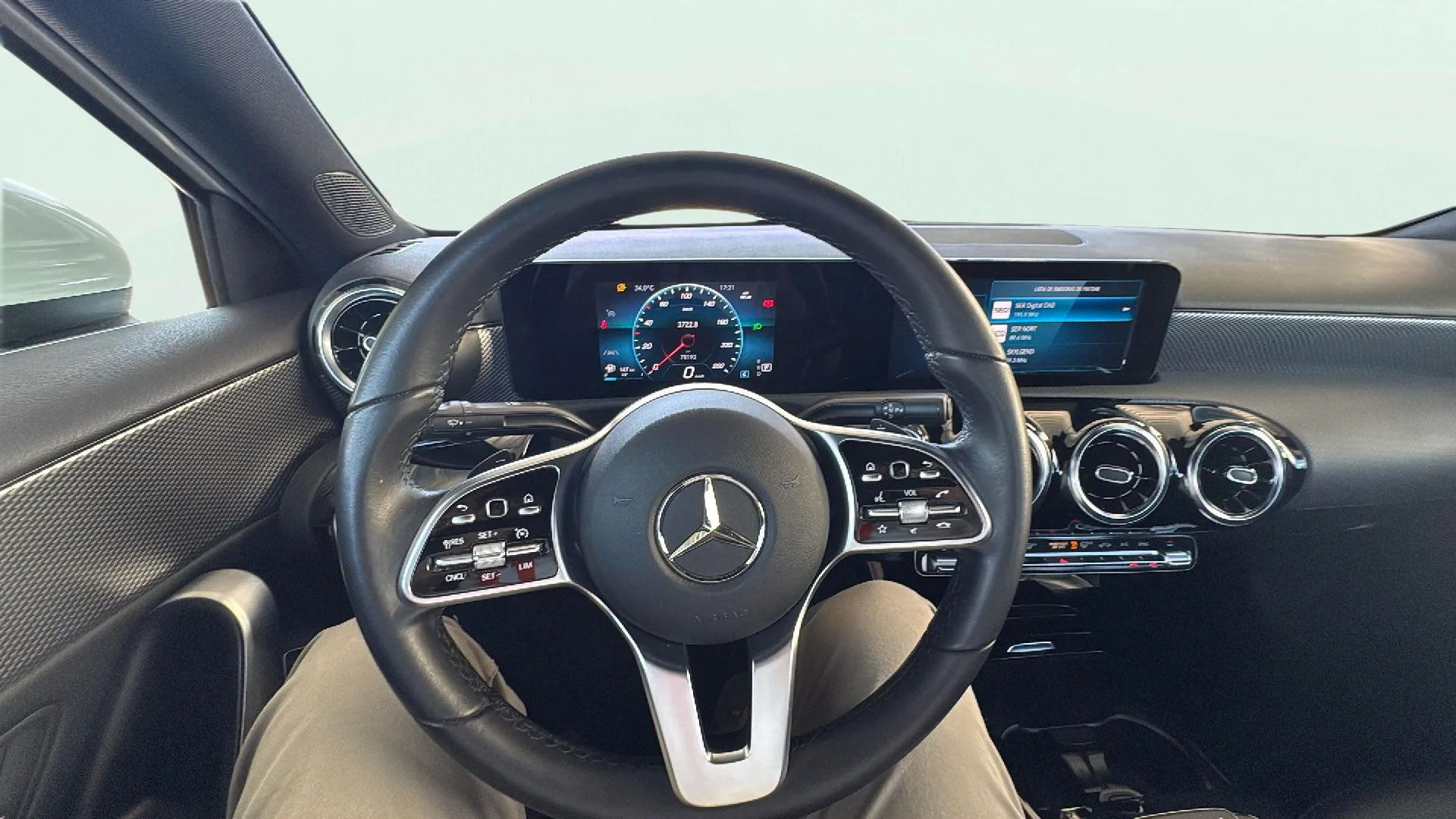 Mercedes-Benz Clase A Sedán A 180 - foto 11