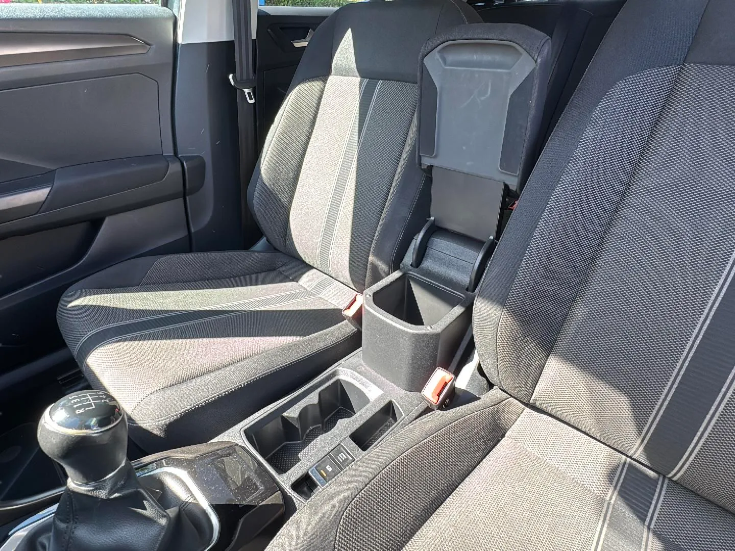 Volkswagen T-Roc Advance 1.0 TSI - foto 29