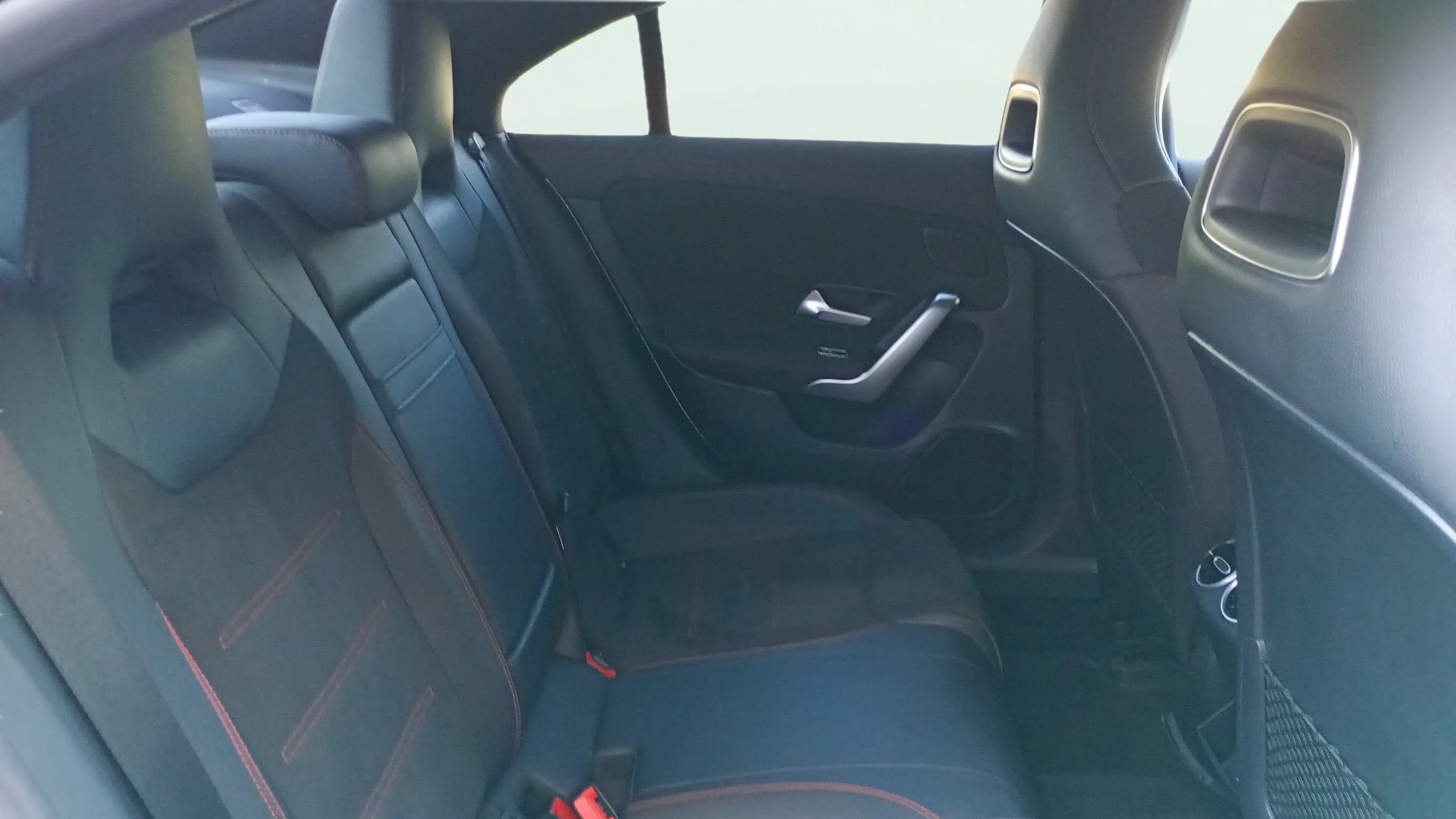 Mercedes-Benz CLA 220 D DCT - foto 14