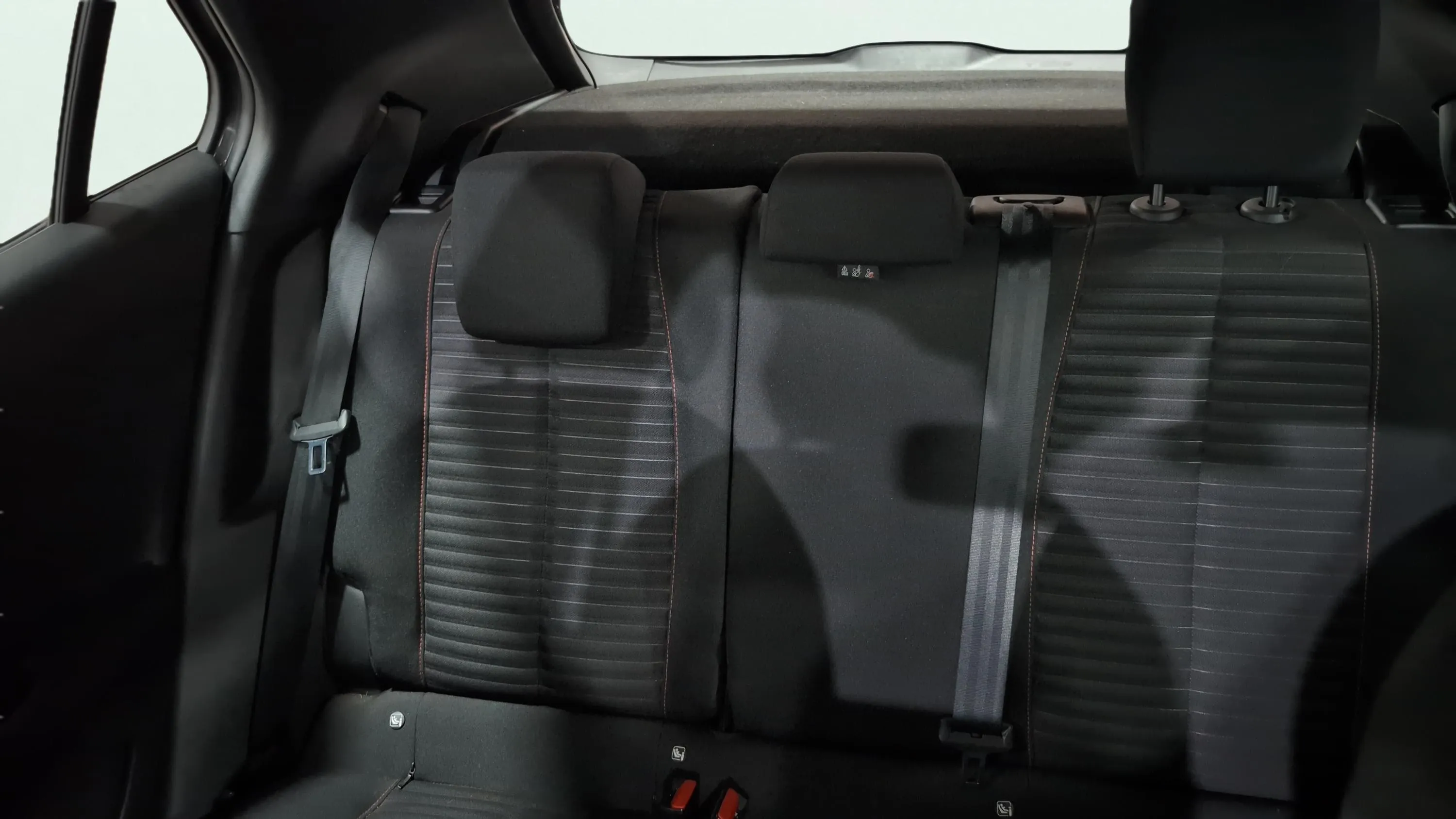 Peugeot 2008 Active Pack PureTech 100 BVM6 - foto 15