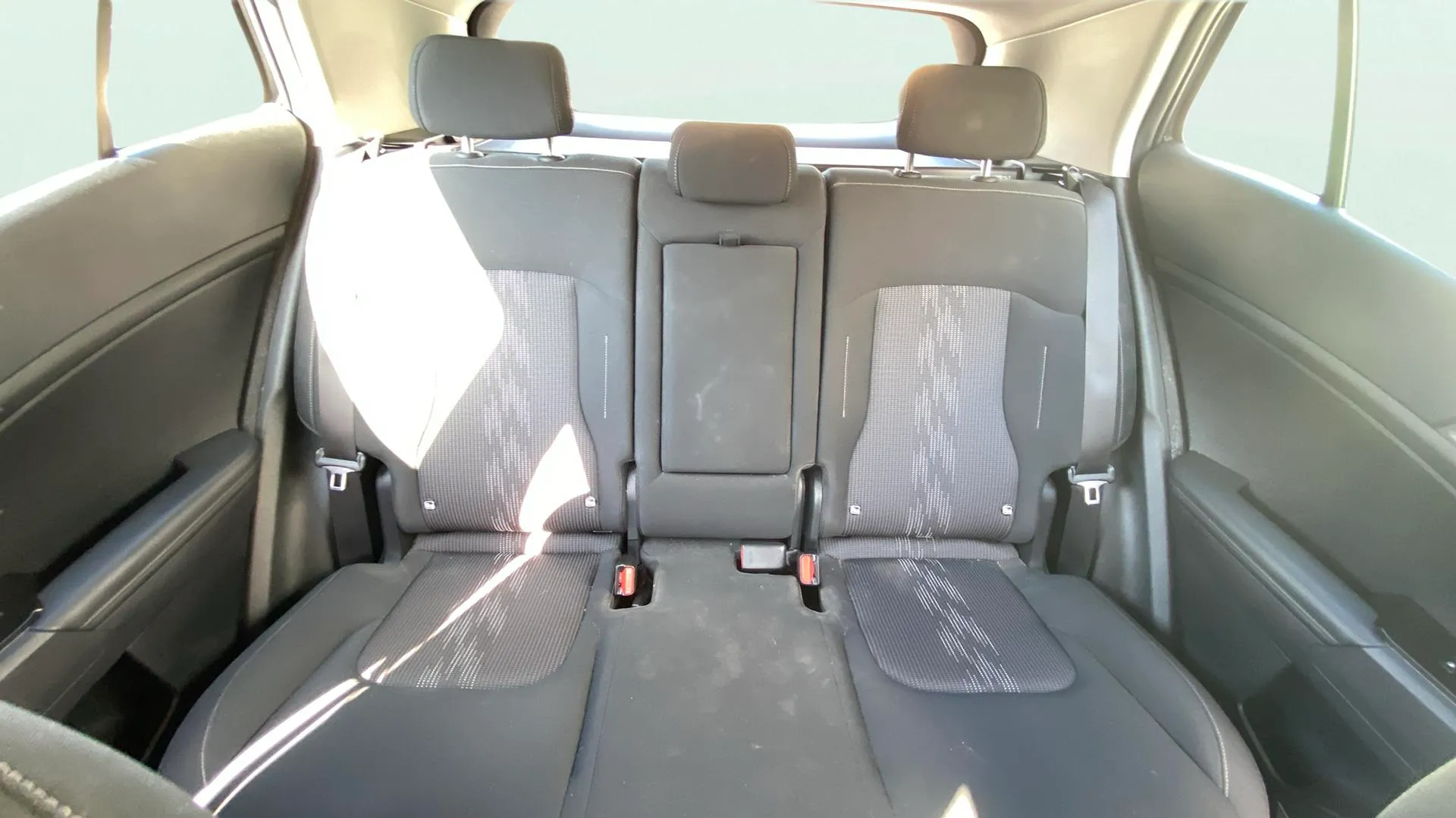 Kia Sportage 1.6 CRDi MHEV Tech 4x2 DCT - foto 23