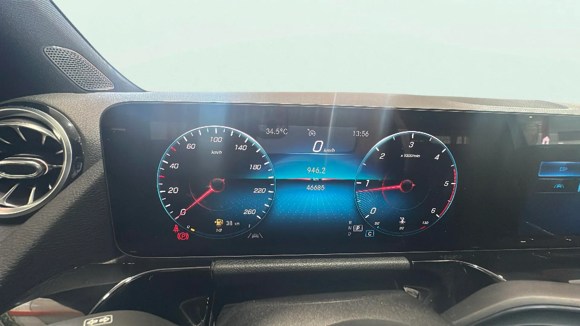 Mercedes-Benz GLA 200 D - foto 11