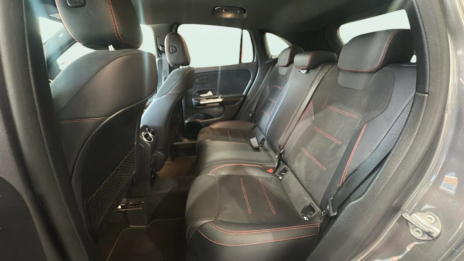 Mercedes-Benz GLA 200 D - foto 18