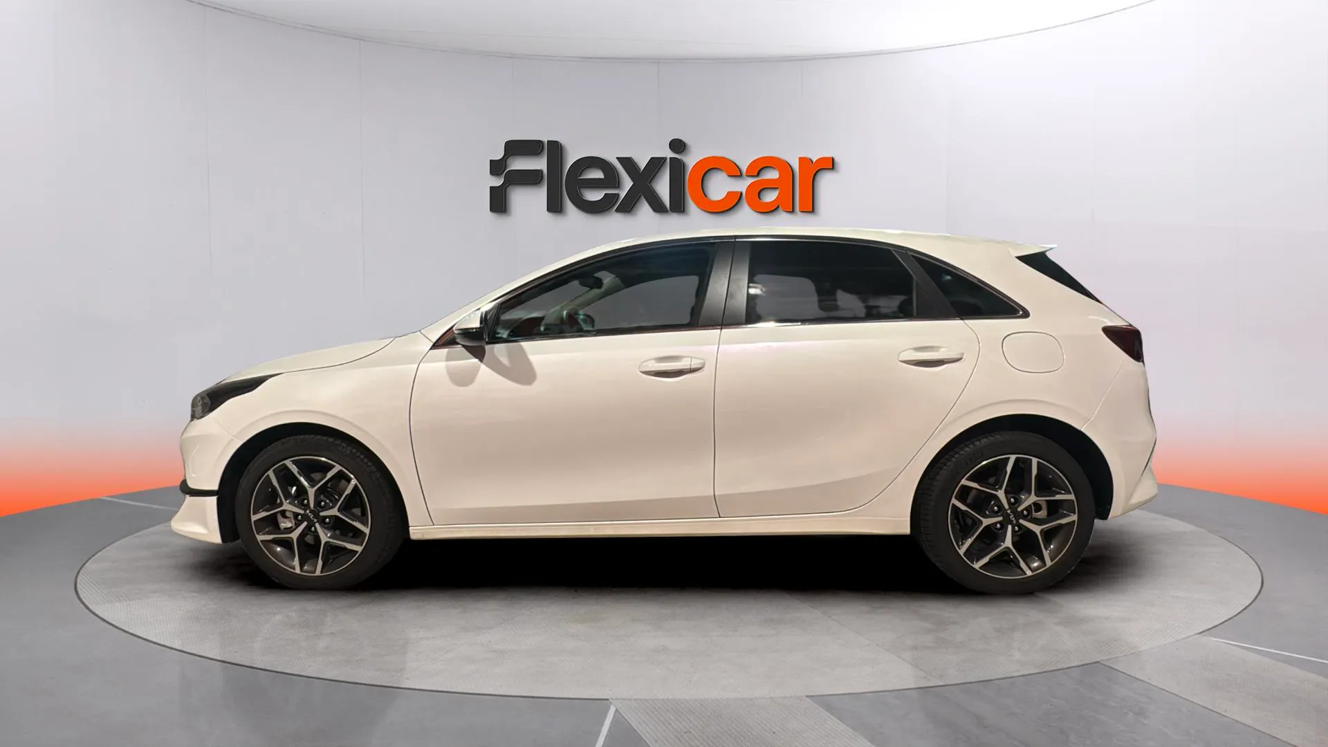 Kia Ceed 1.5 MHEV Tech DCT - foto 4