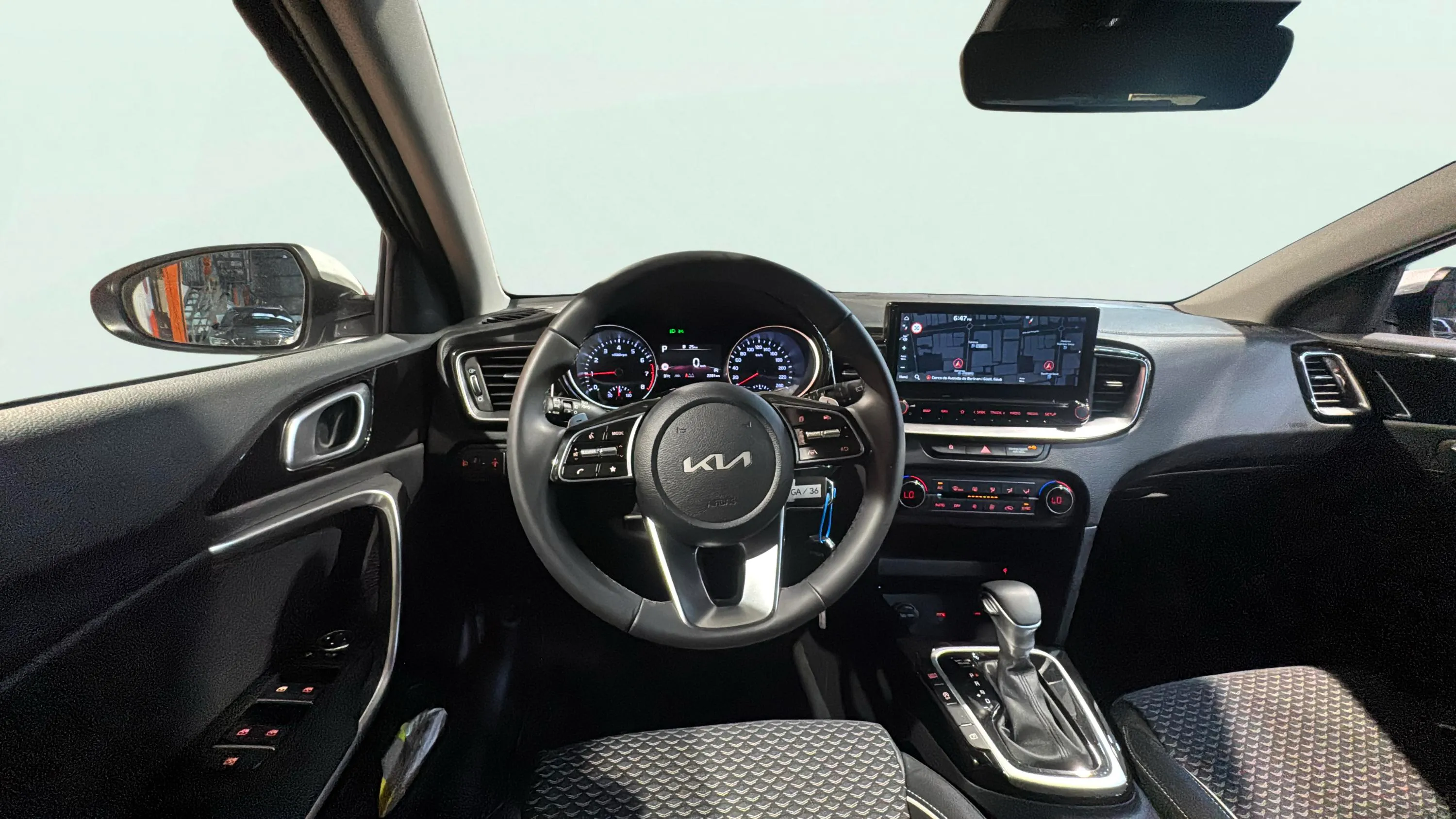 Kia Ceed 1.5 MHEV Tech DCT - foto 12