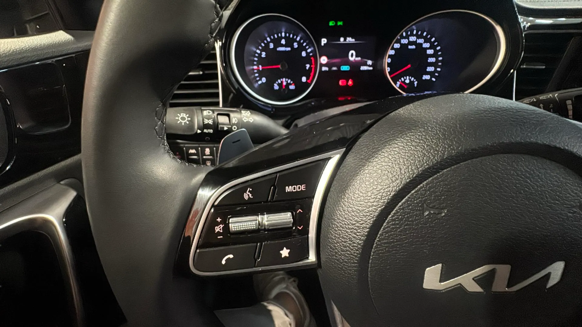 Kia Ceed 1.5 MHEV Tech DCT - foto 17