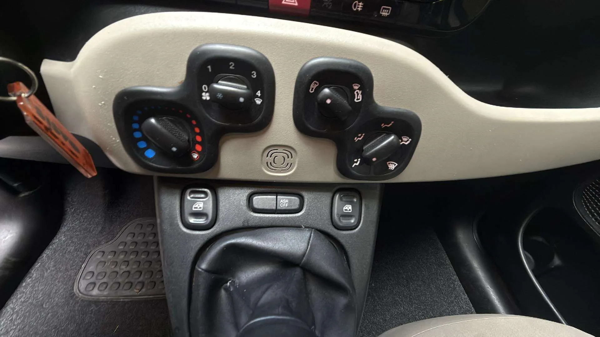 Fiat Panda 0,9 Lounge TwinAir EU6 - foto 7