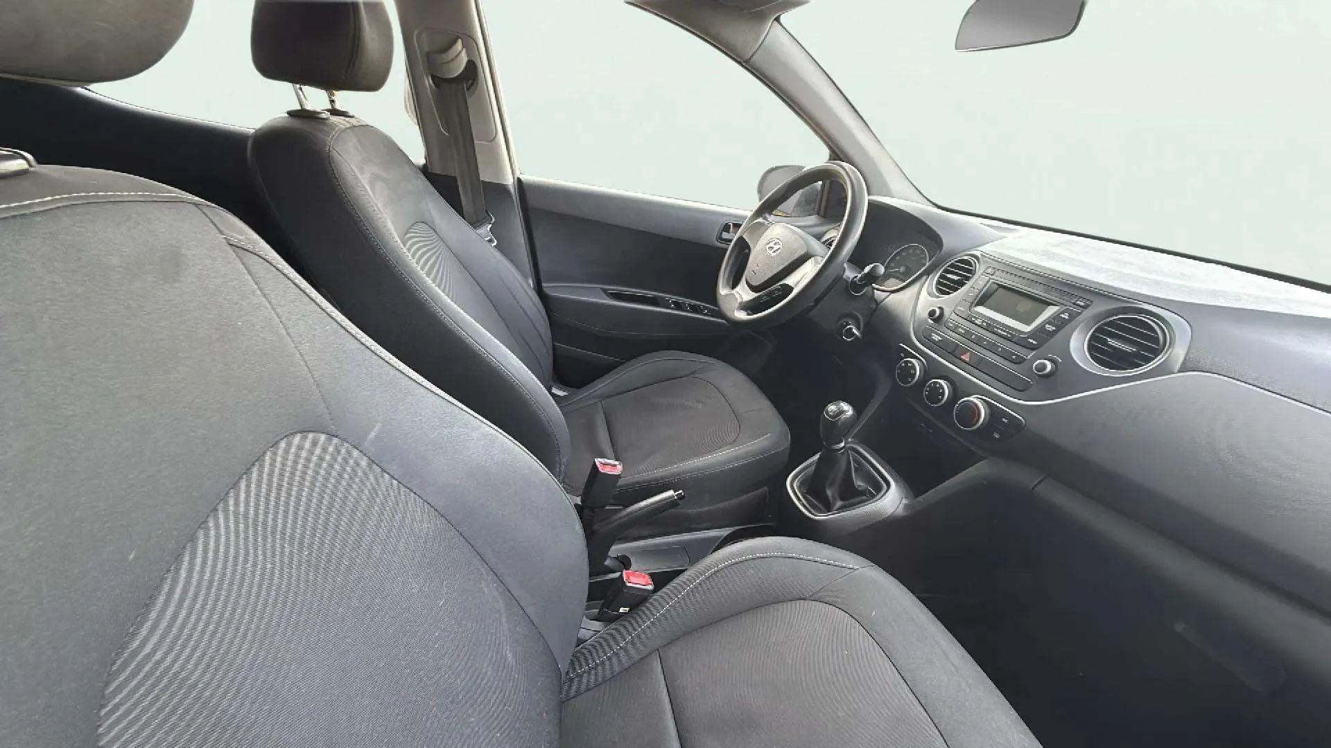 Hyundai i10 1.0 Klass - foto 9