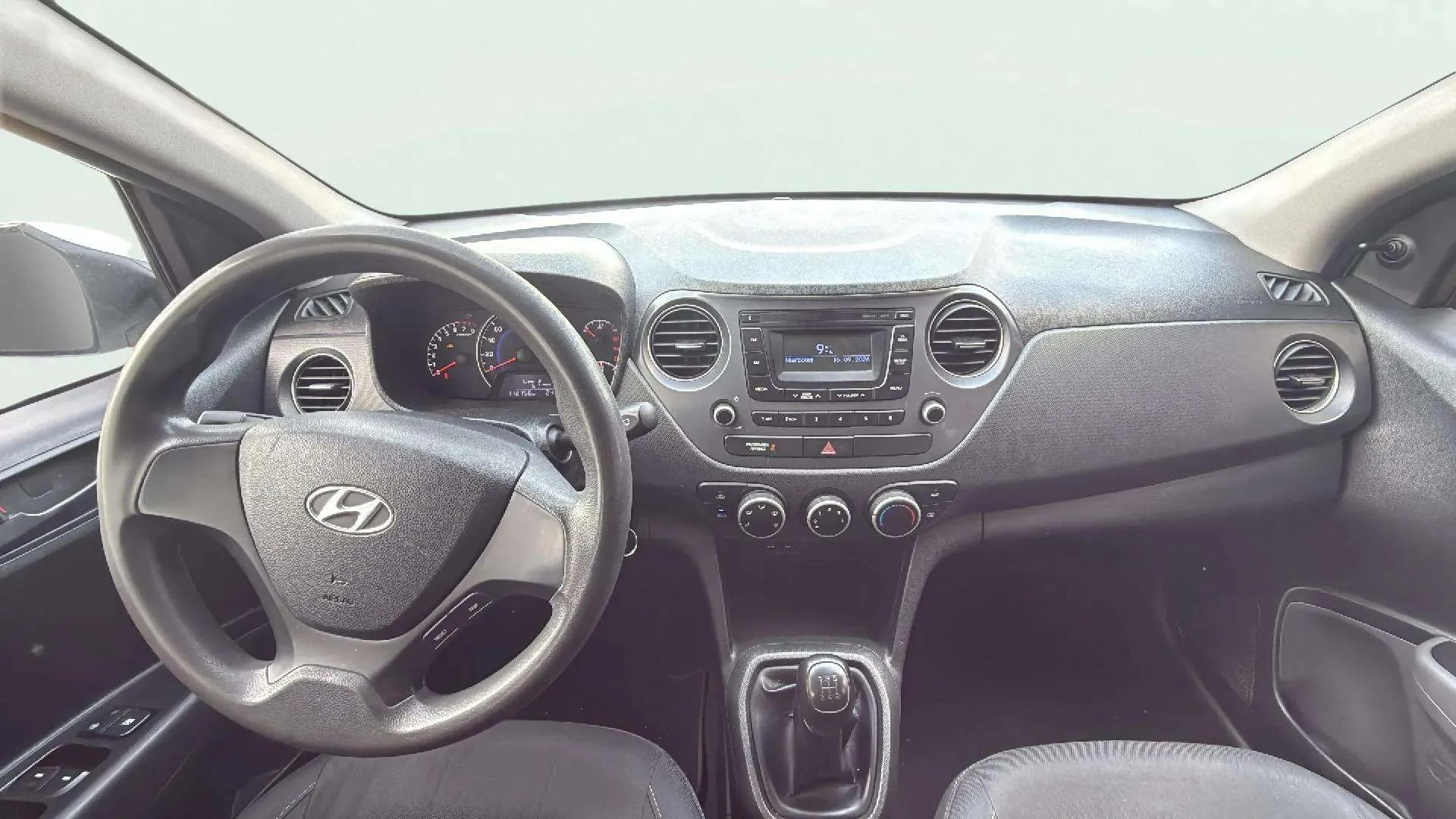 Hyundai i10 1.0 Klass - foto 6