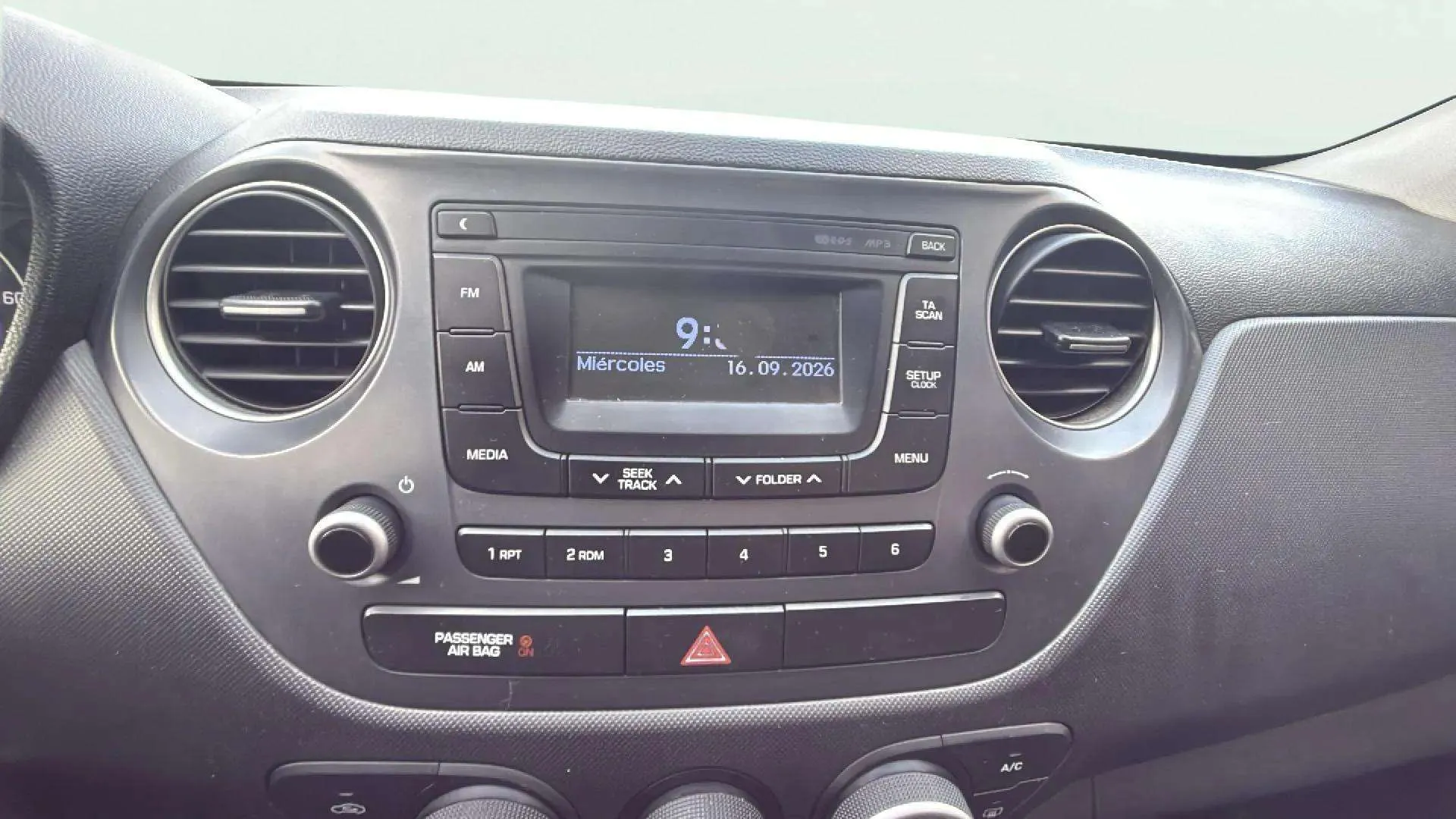 Hyundai i10 1.0 Klass - foto 8