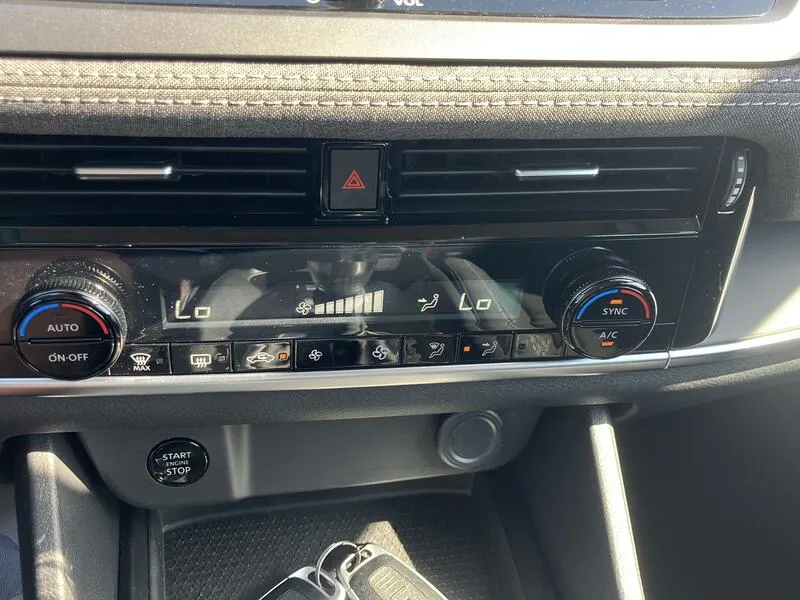 Nissan Qashqai DIG-T mHEV 4x2 Acenta - foto 39