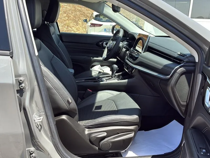 Jeep Compass 1.3 PHEV Limited AWD - foto 16