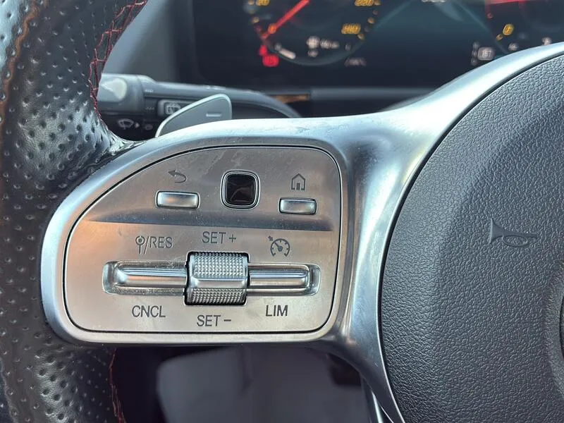 Mercedes-Benz GLA Clase 200 d AMG Line AT8 - foto 37