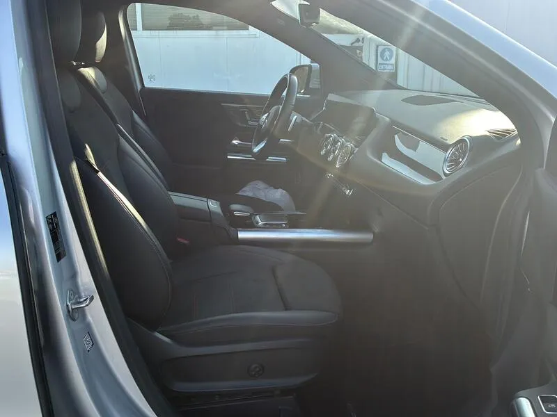 Mercedes-Benz GLA Clase 200 d AMG Line AT8 - foto 15