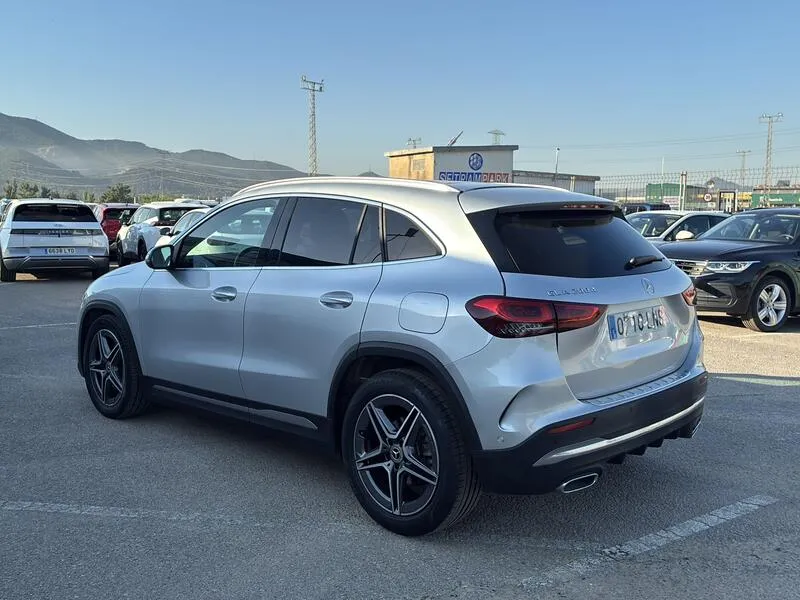 Mercedes-Benz GLA Clase 200 d AMG Line AT8 - foto 4