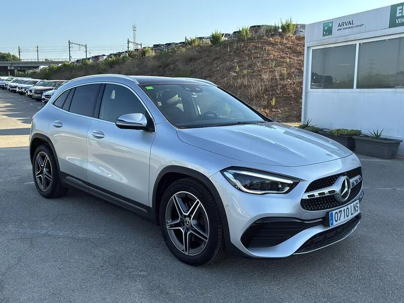 Mercedes-Benz GLA Clase 200 d AMG Line AT8 - foto 8