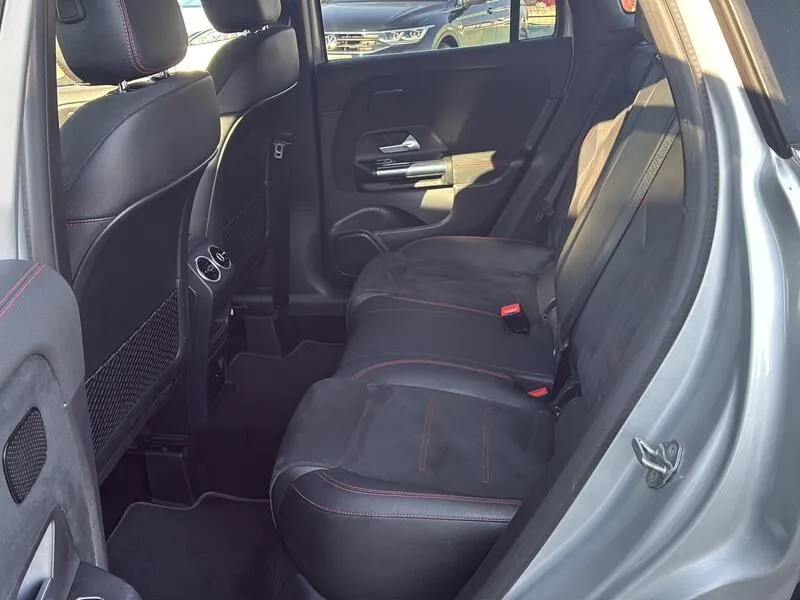 Mercedes-Benz GLA Clase 200 d AMG Line AT8 - foto 29