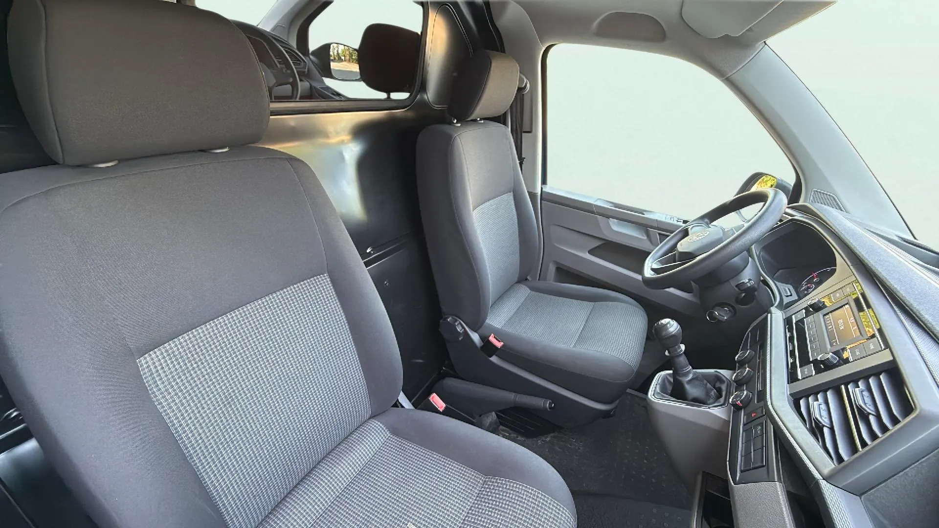 Volkswagen Transporter Furgón Corto TN 2.0 TDI - foto 13