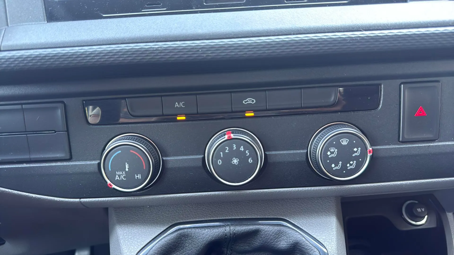 Volkswagen Transporter Furgón Corto TN 2.0 TDI - foto 15
