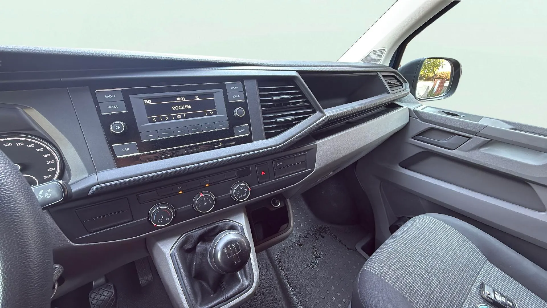Volkswagen Transporter Furgón Corto TN 2.0 TDI - foto 10