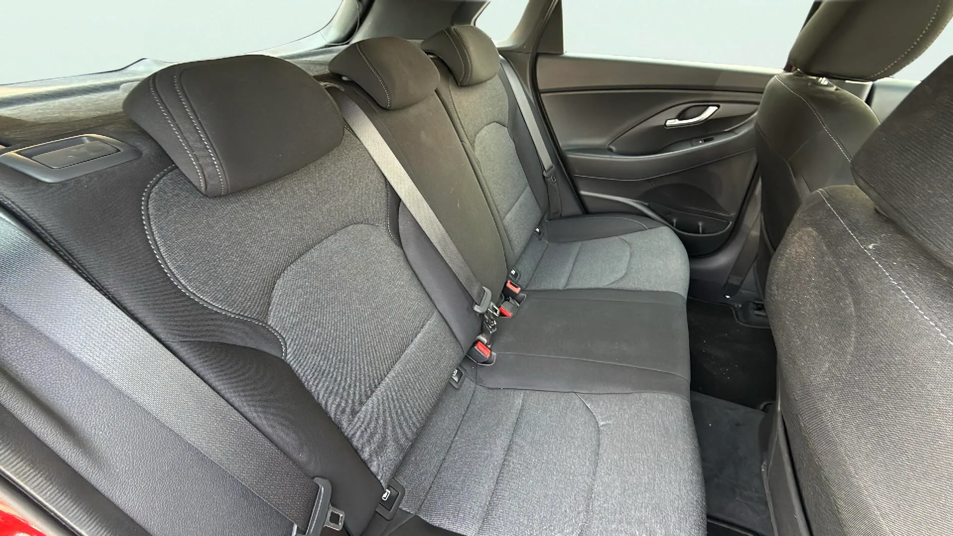 Hyundai i30 1.5 DPI Essence - foto 13