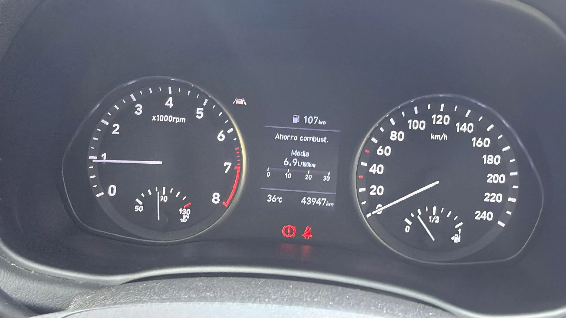 Hyundai i30 1.5 DPI Essence - foto 11