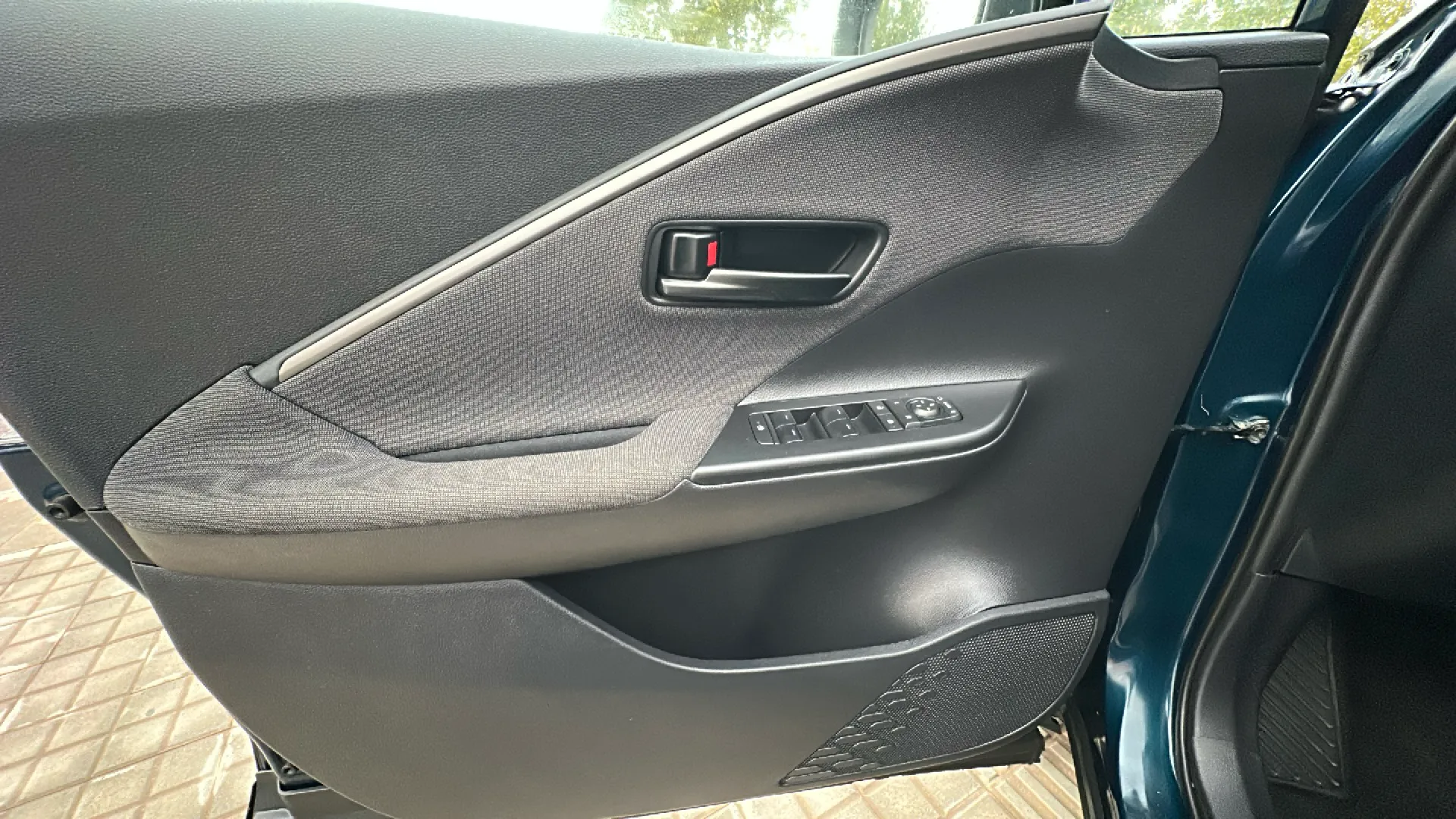 Toyota C-HR 1.8 140H Advance - foto 17