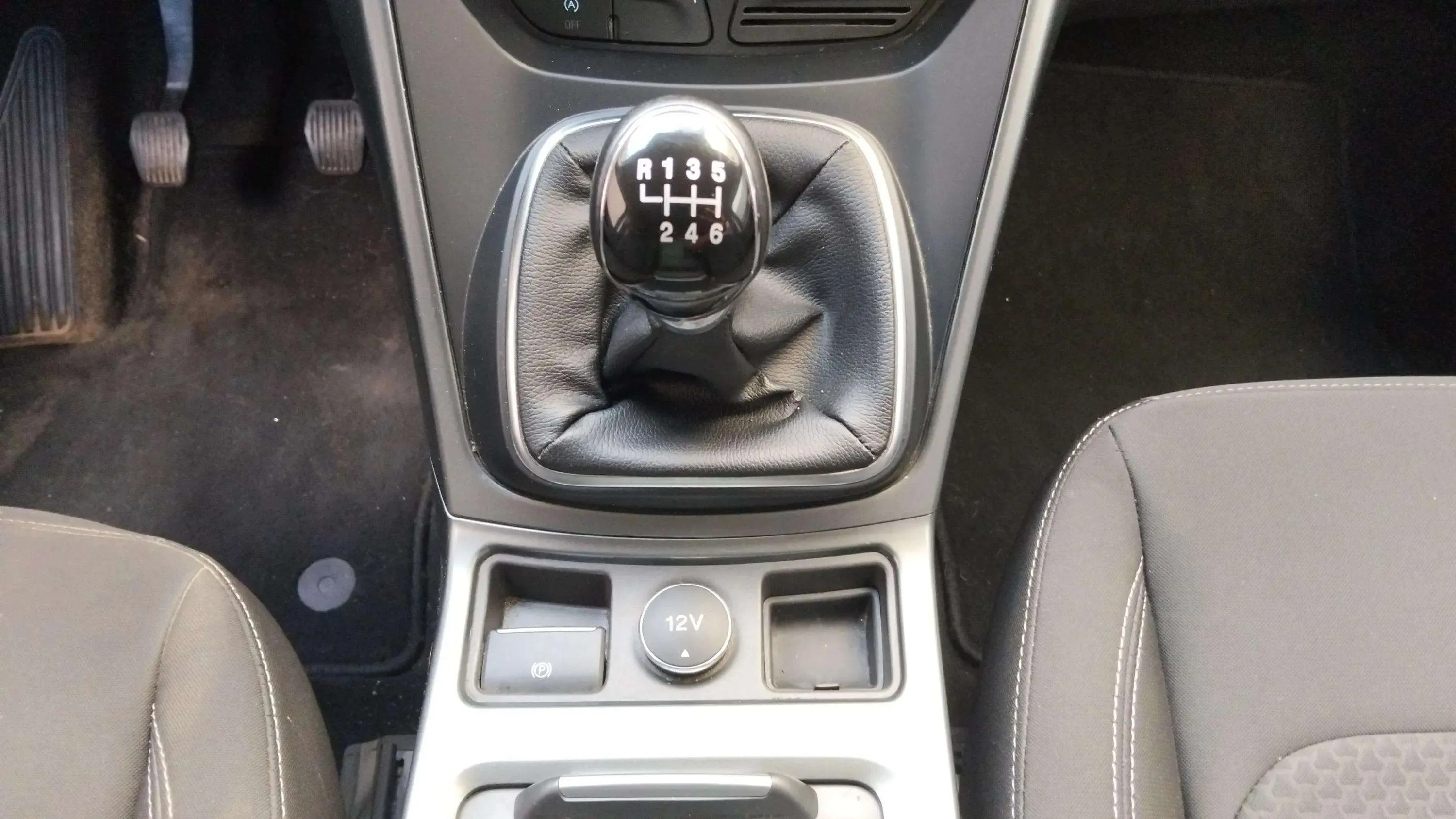 Ford Kuga 1.5 TDCi 120 4x2 A-S-S Trend - foto 13