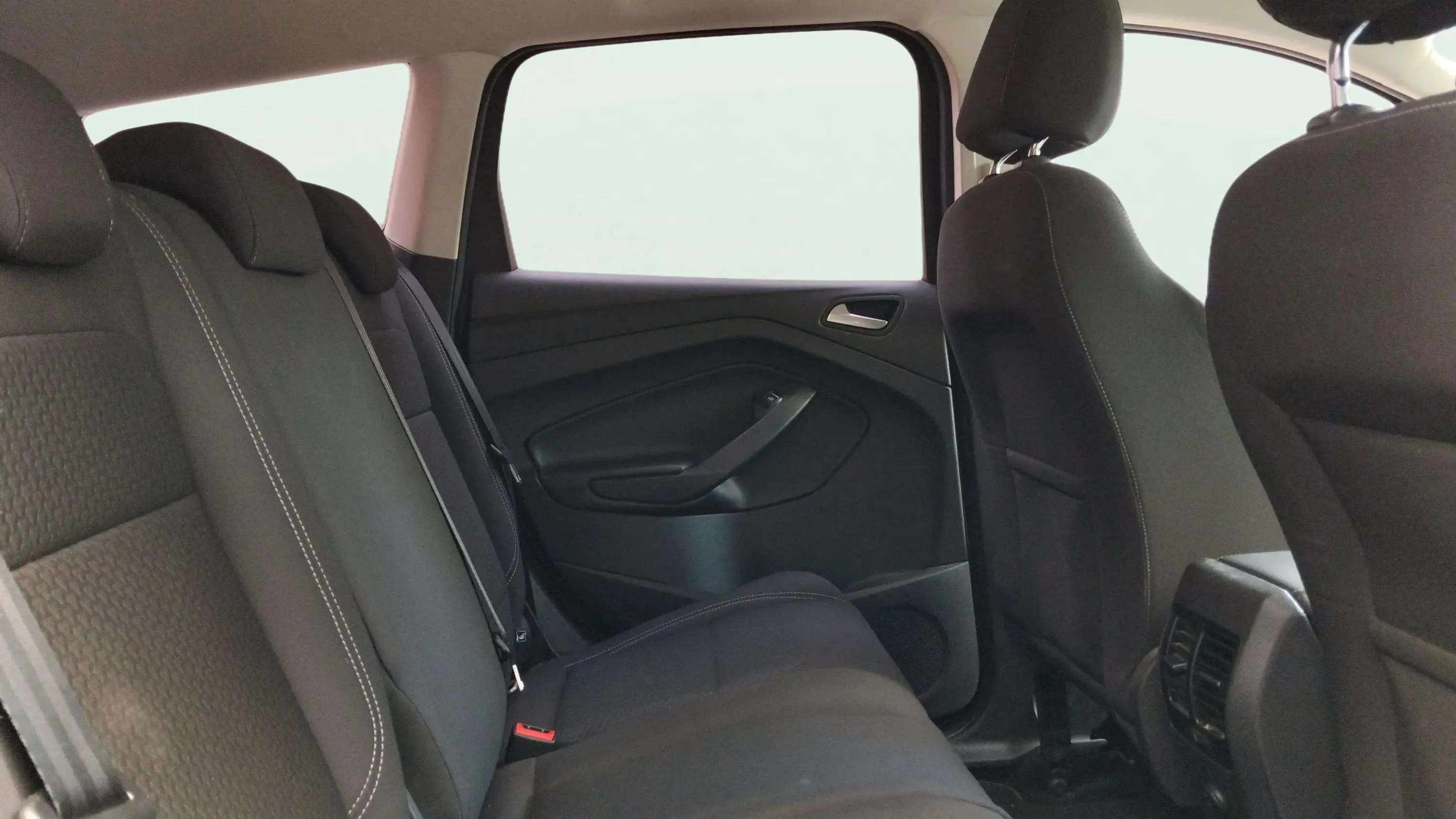 Ford Kuga 1.5 TDCi 120 4x2 A-S-S Trend - foto 10