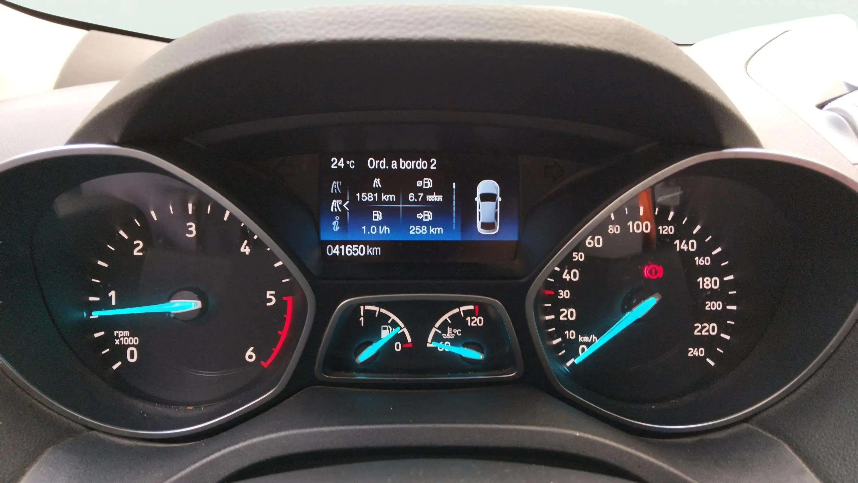 Ford Kuga 1.5 TDCi 120 4x2 A-S-S Trend - foto 16