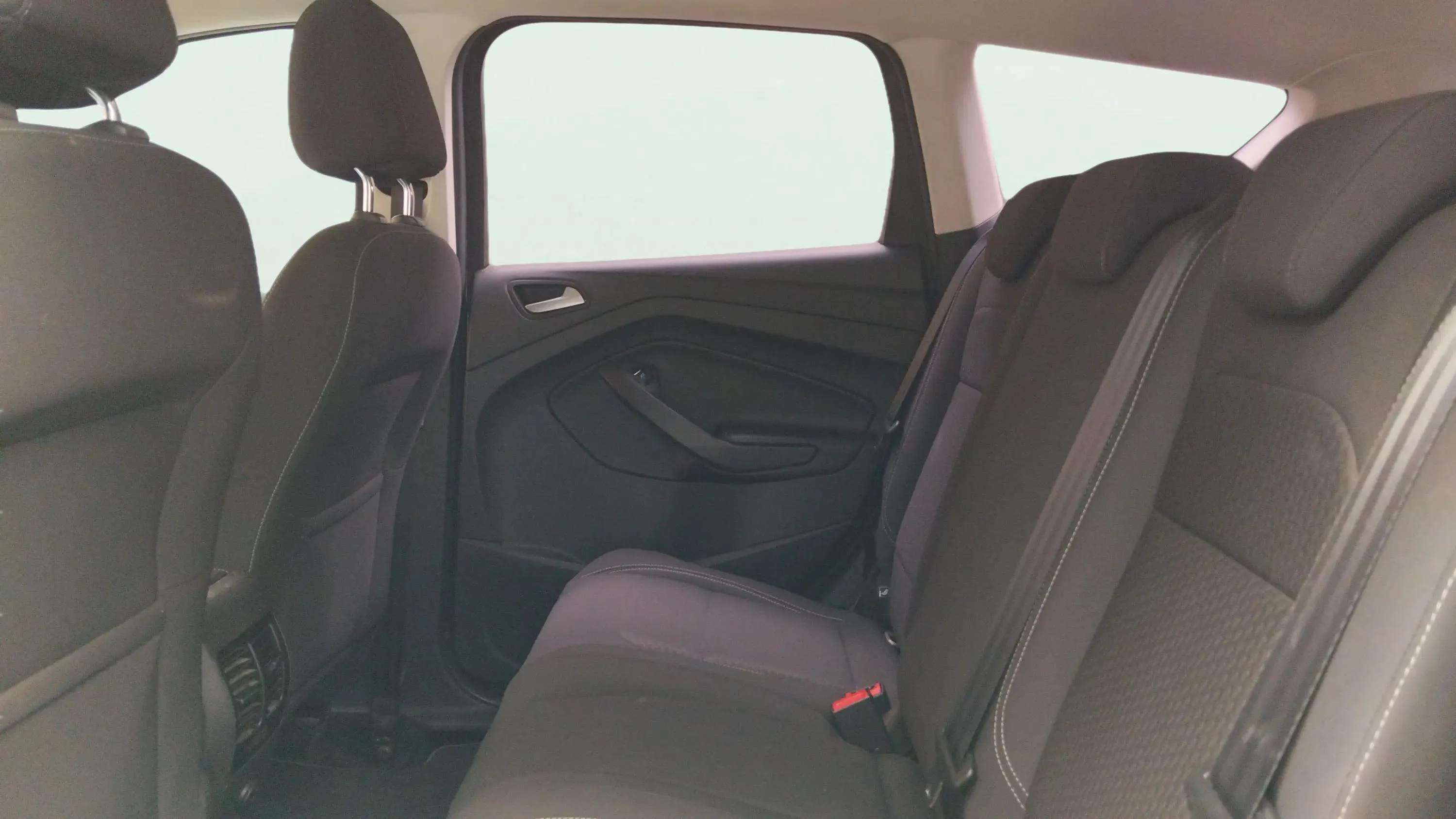 Ford Kuga 1.5 TDCi 120 4x2 A-S-S Trend - foto 8