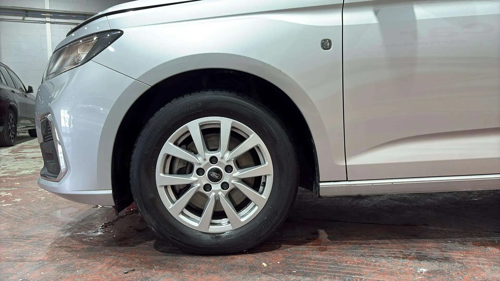Ford Tourneo Connect 1.5 EcoBoost Titanium - foto 14