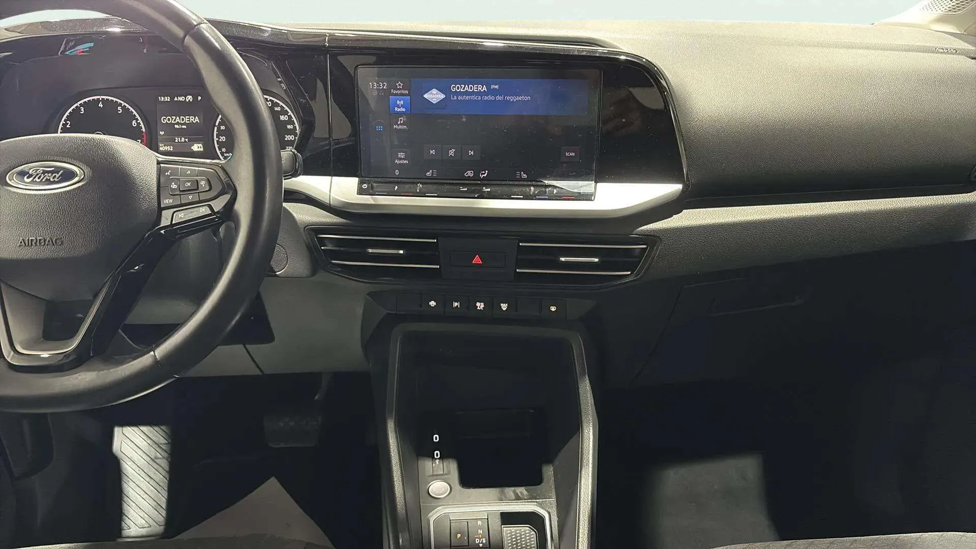 Ford Tourneo Connect 1.5 EcoBoost Titanium - foto 8