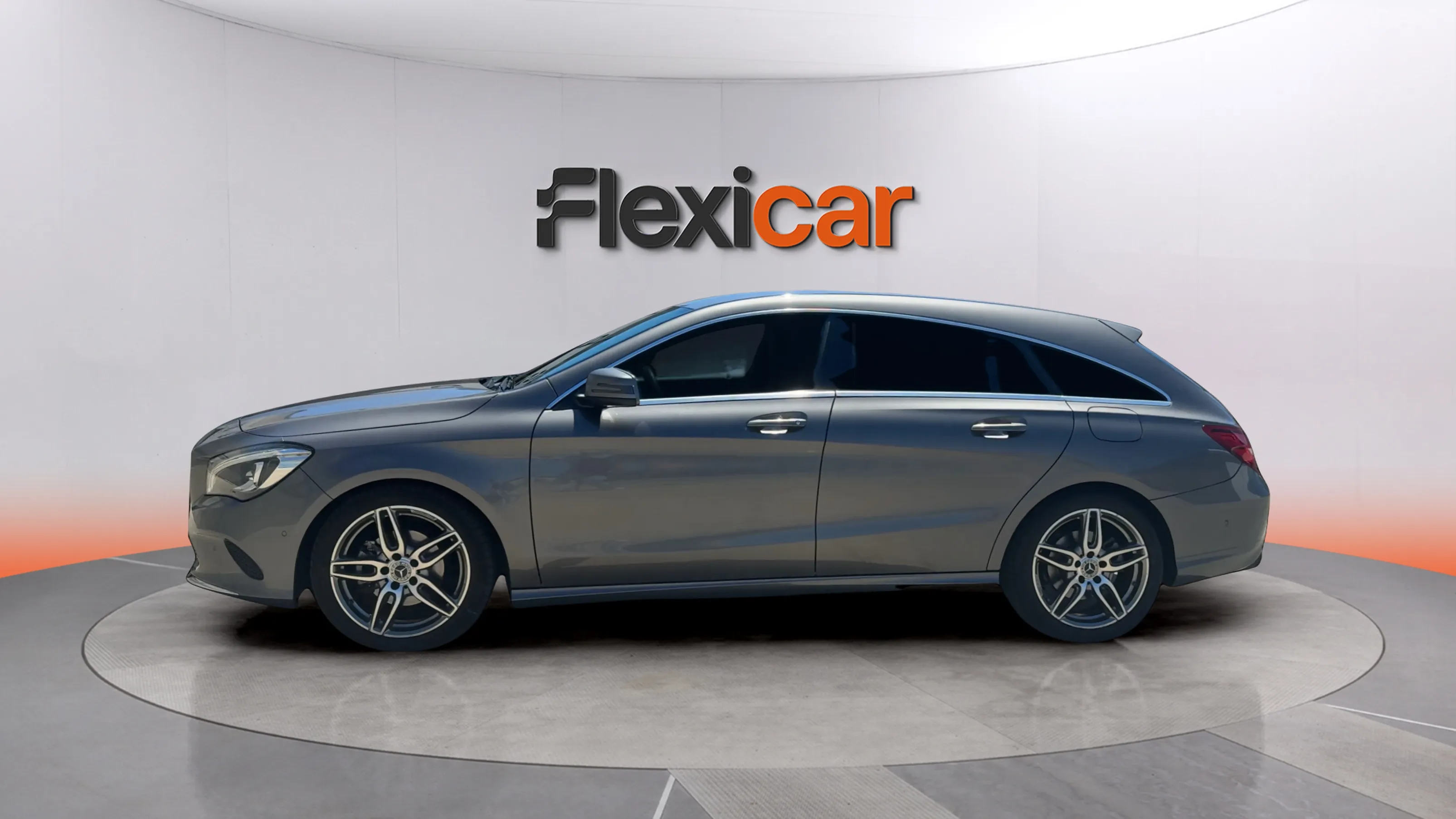 Mercedes-Benz CLA 180 Shooting Brake - foto 4