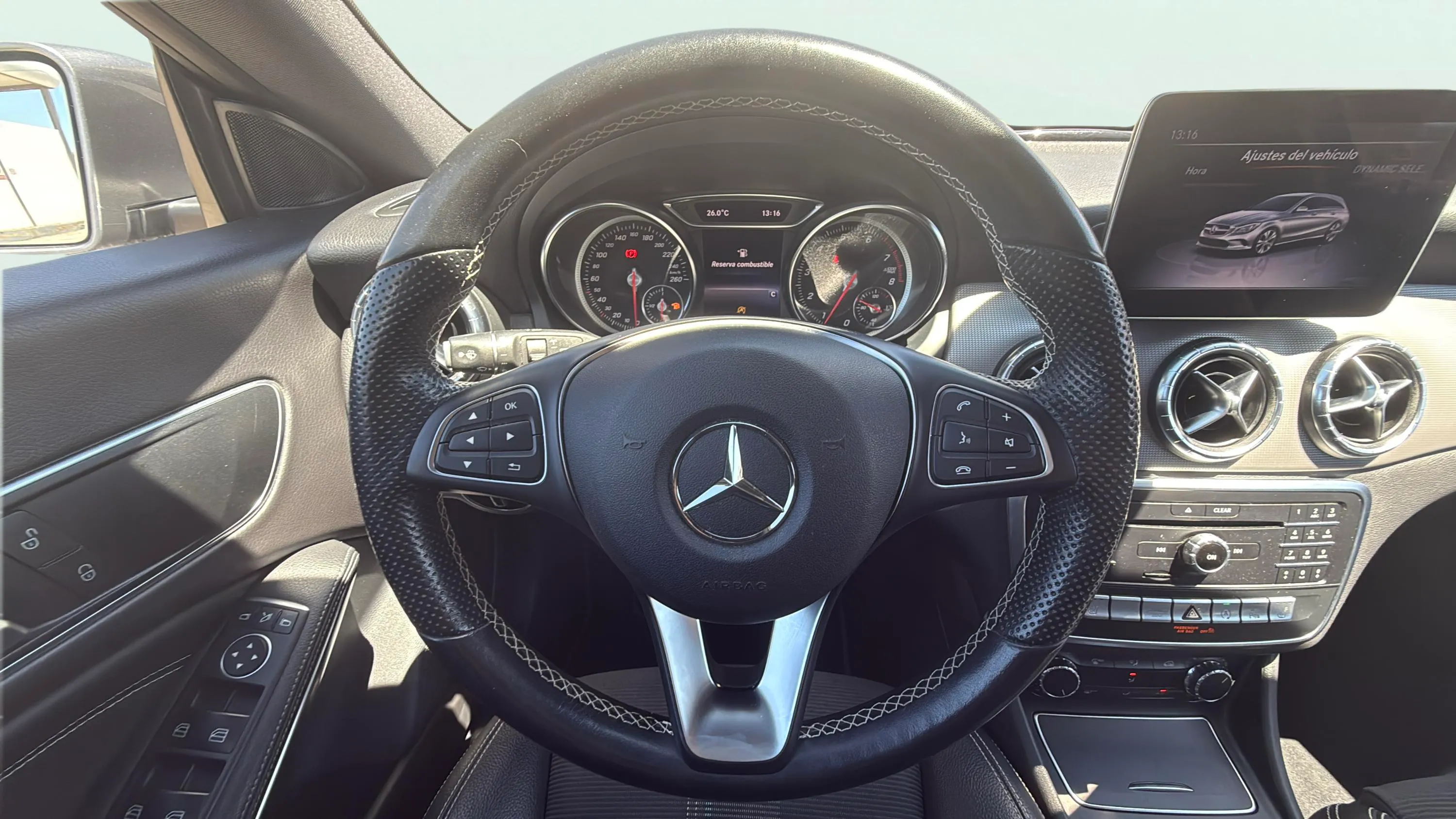 Mercedes-Benz CLA 180 Shooting Brake - foto 11