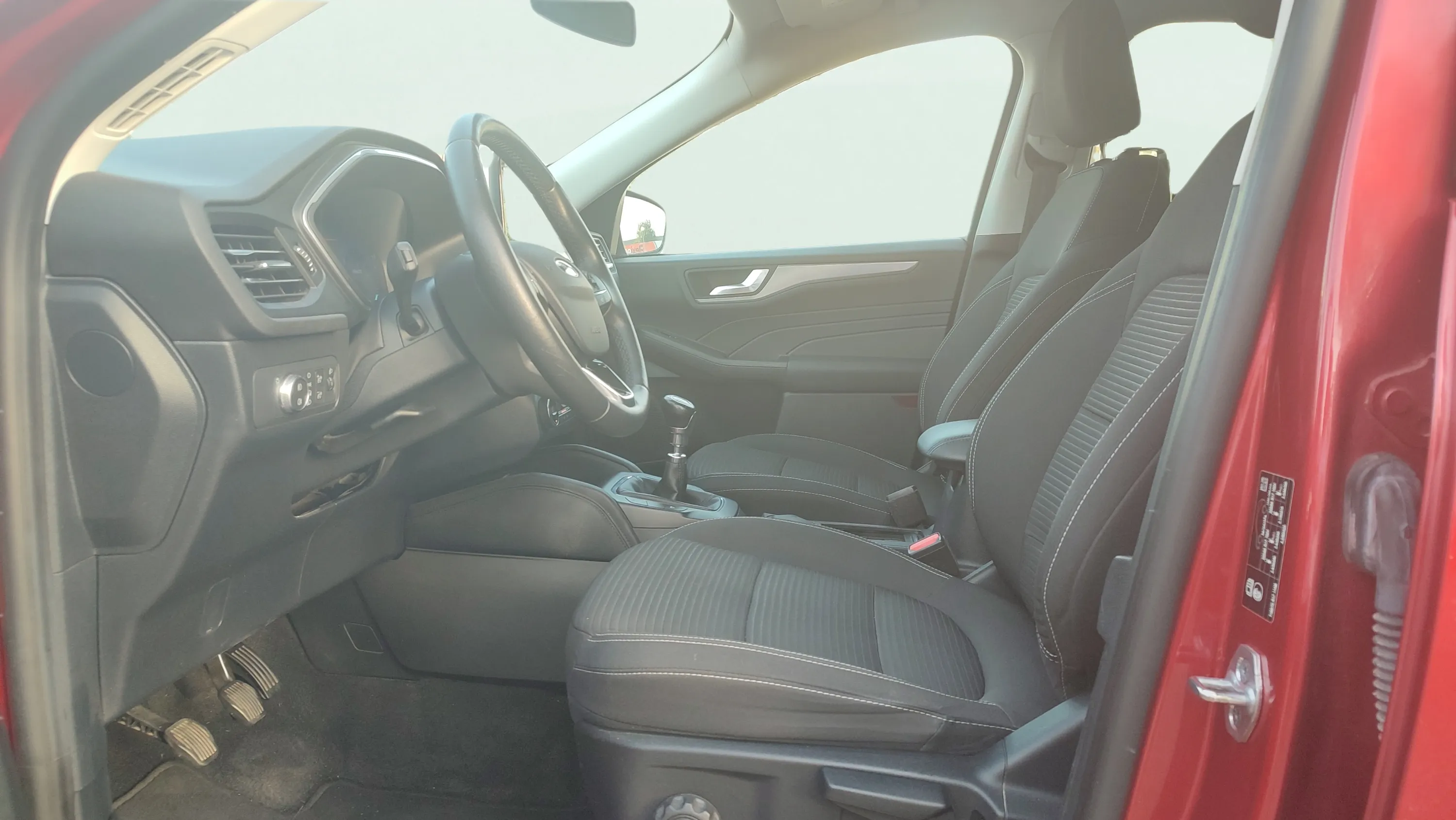 Ford Kuga 1.5 EcoBoost 4x2 Titanium - foto 12