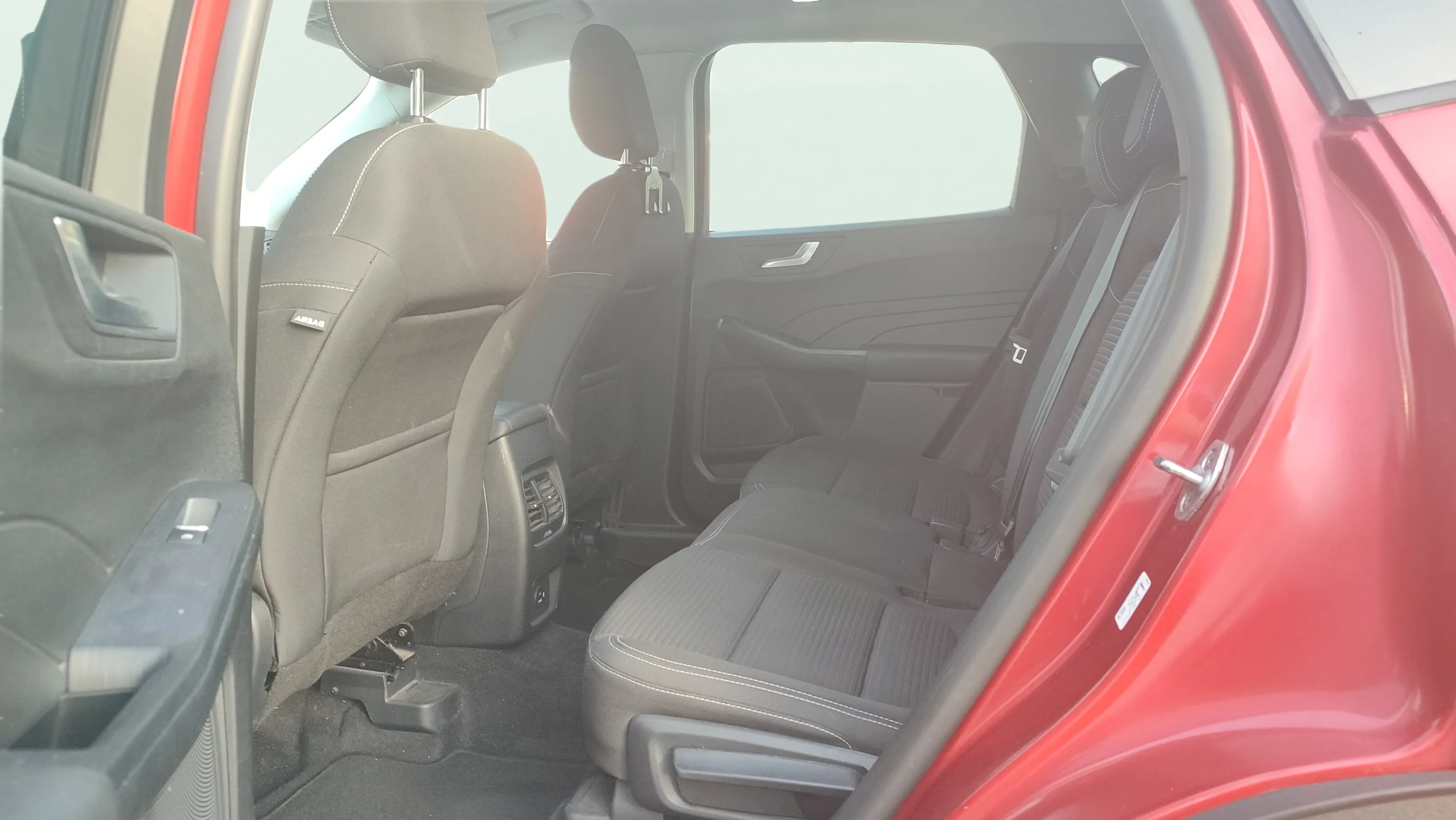 Ford Kuga 1.5 EcoBoost 4x2 Titanium - foto 11
