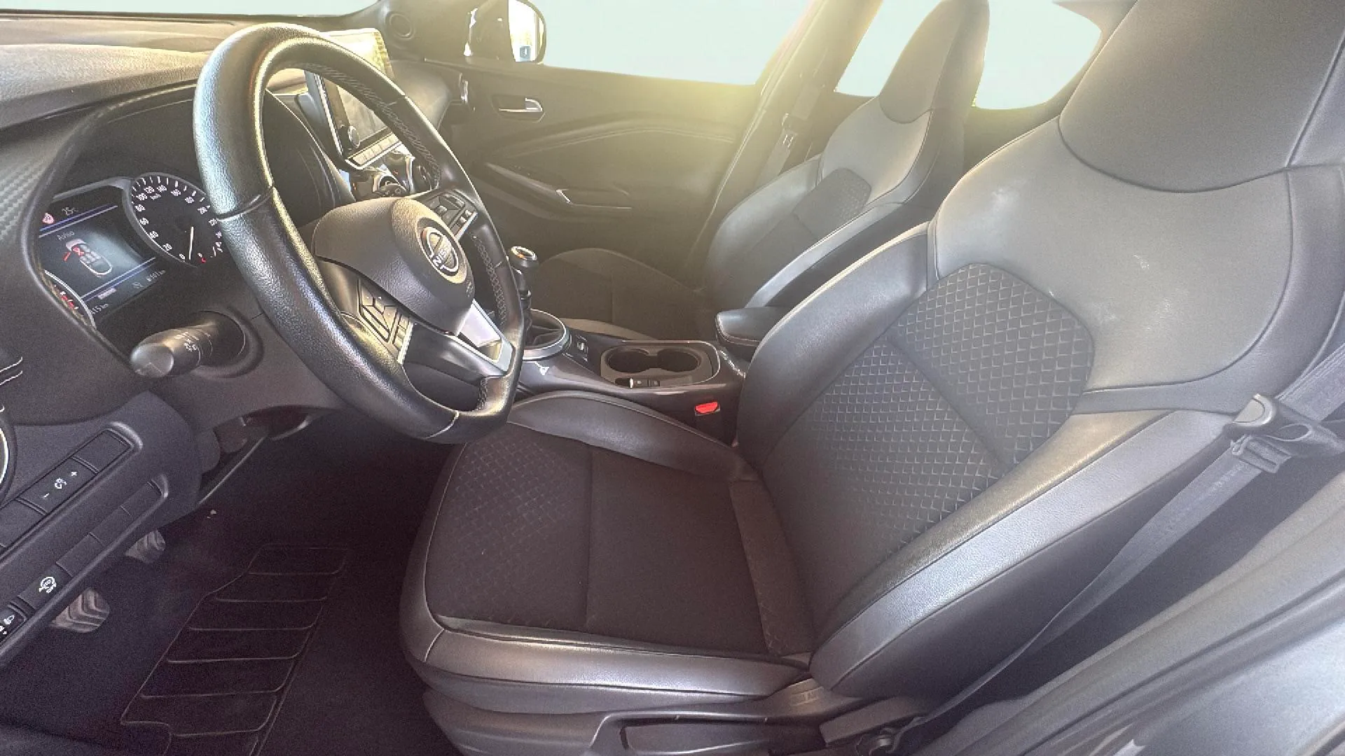 Nissan Juke DIG-T 6M/T Acenta - foto 25