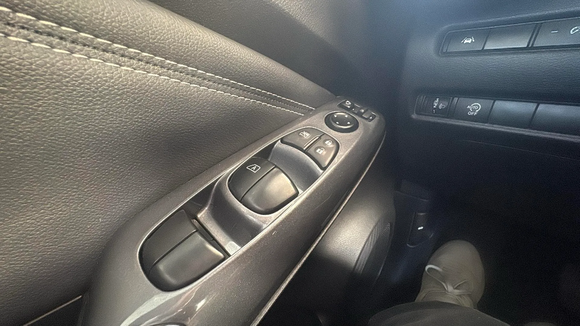 Nissan Juke DIG-T 6M/T Acenta - foto 17